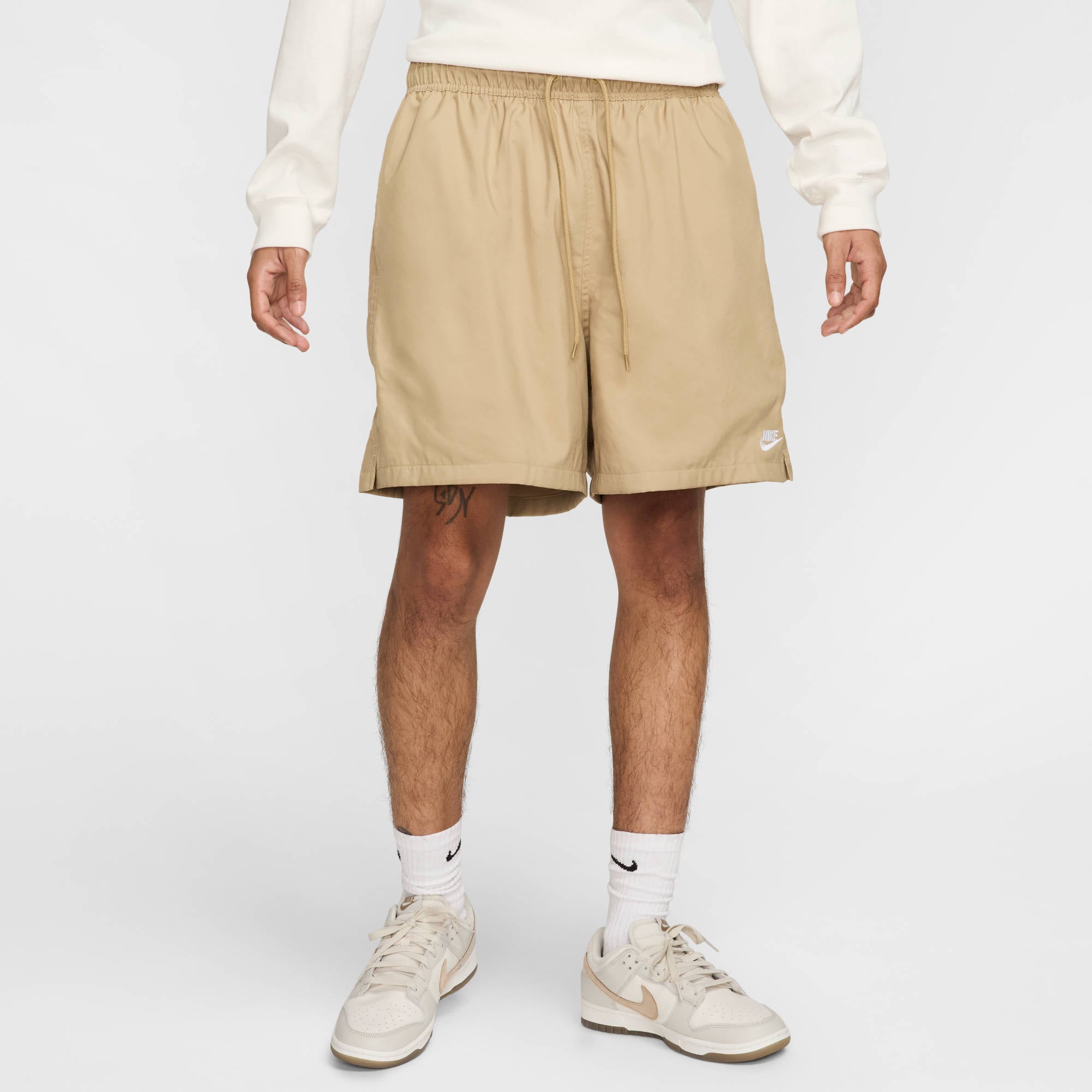 Nike Sportswear Shorts »Nike Club Men's Woven Flow Shorts«  mit Eingrifftaschen und Gesäßtasche, schnell trocknend, pflegeleicht