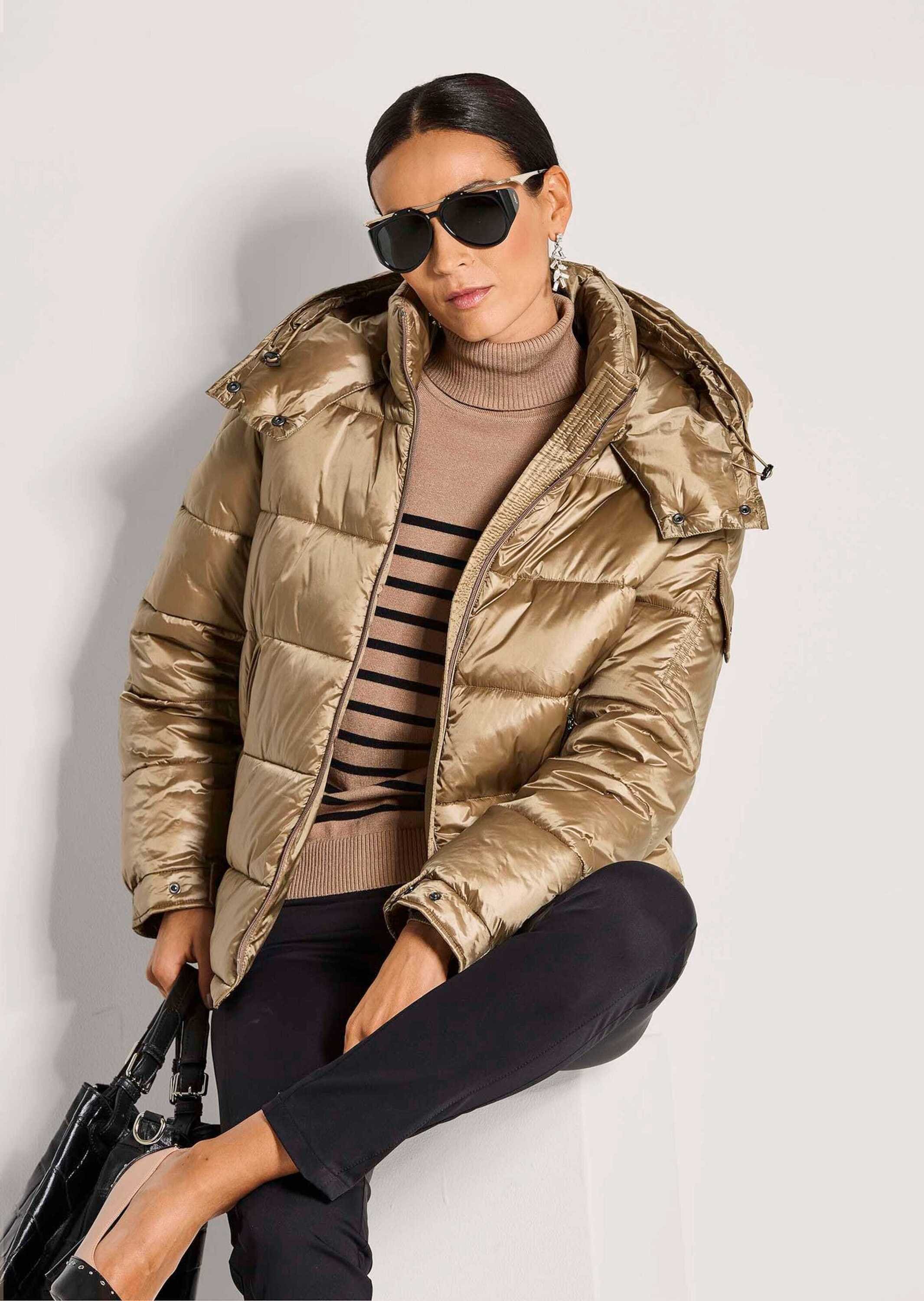 MADELEINE Kurzjacke »Winterjacke Elegante Steppjacke mit Glanzeffekt« Langarm mit Tasche und Druckknopf