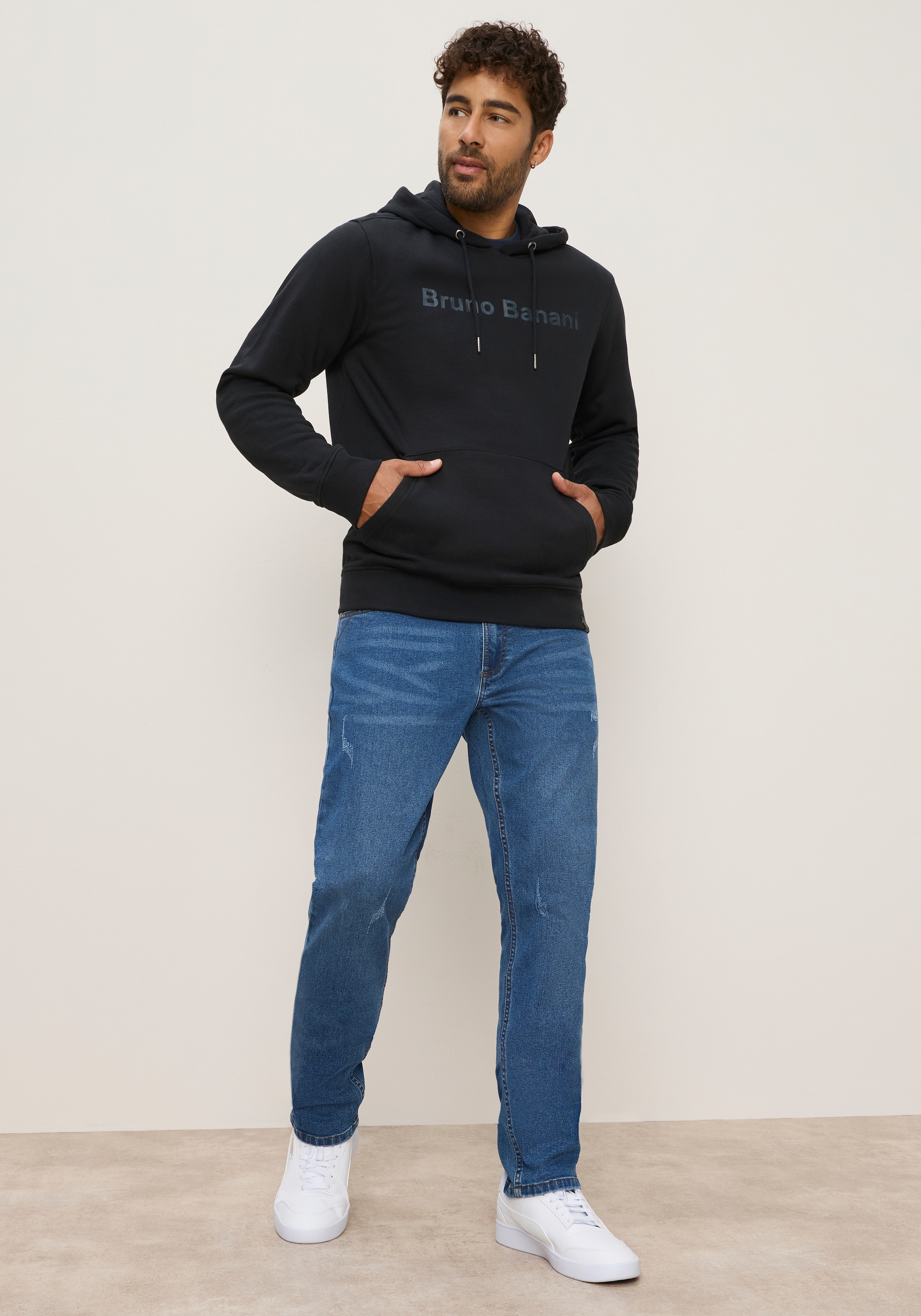 Bruno Banani Kapuzensweatshirt , Ausdrucksstarker Print trifft auf lässigen Komfort
