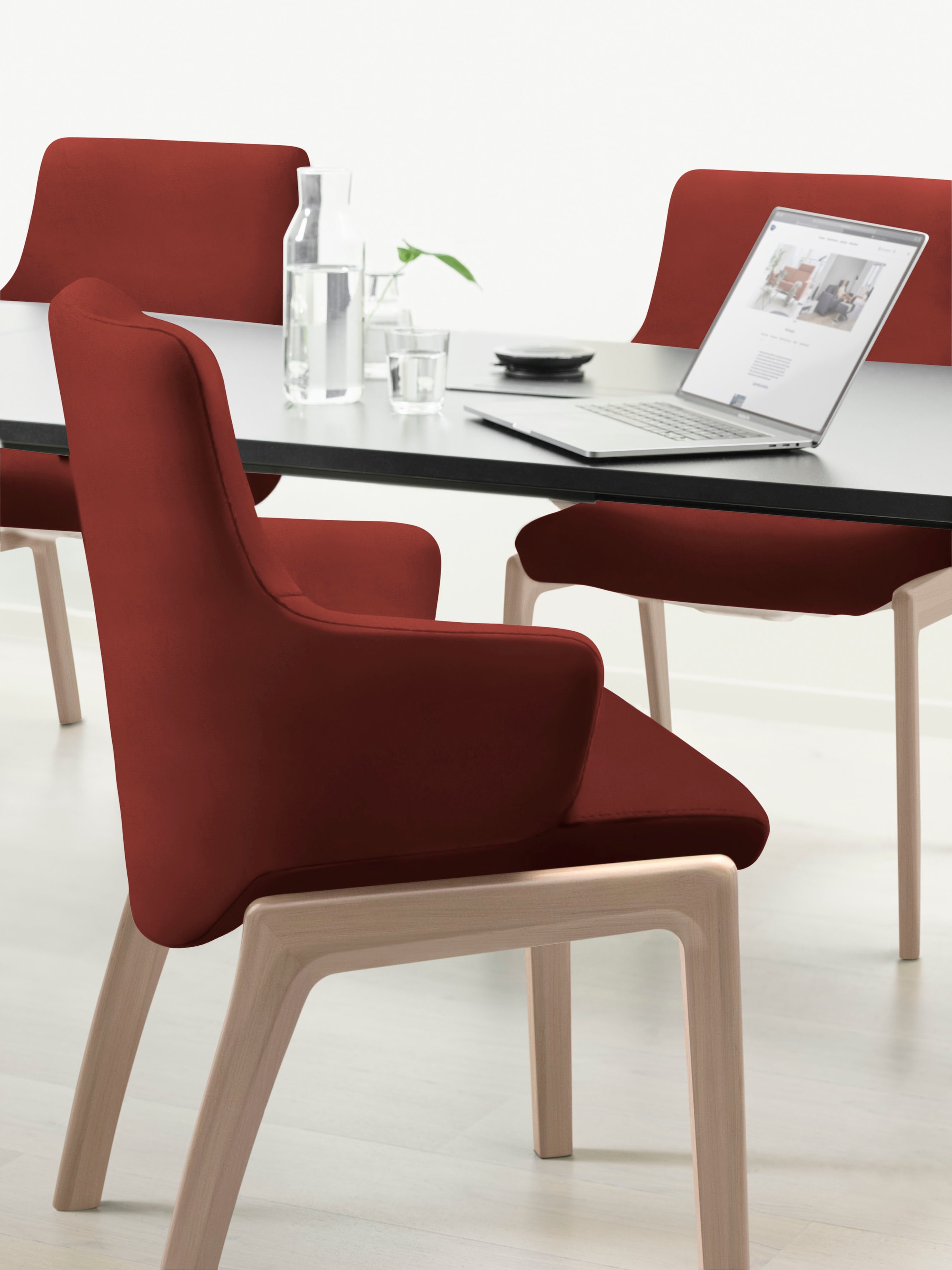 Stressless® Polsterstuhl »Laurel« () Low Back mit Armlehne, Größe L, mit abgerundeten Beinen in Walnuss