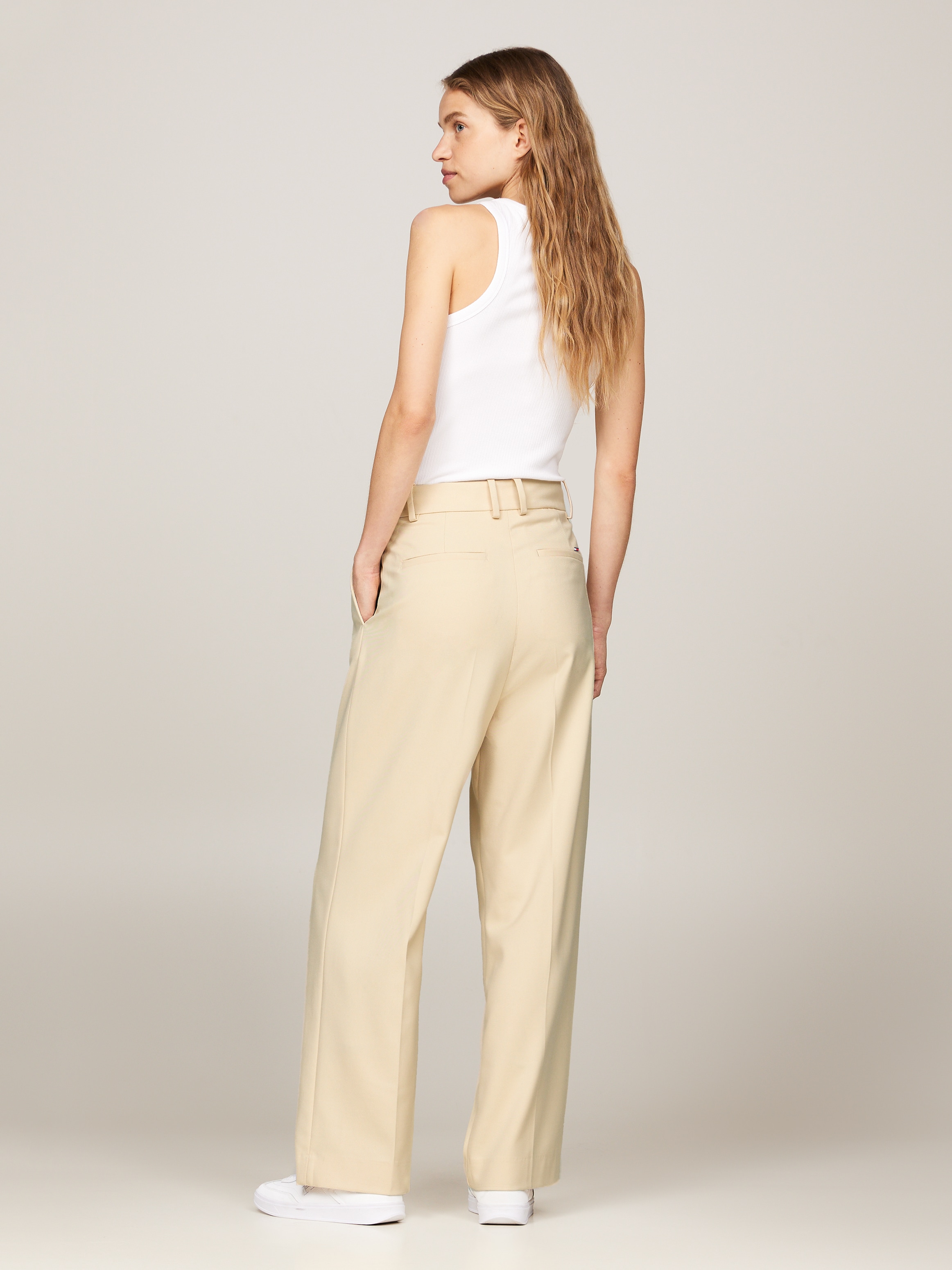 Tommy Hilfiger Webhose »MD CORE RELAXED STRAIGHT PANT«, mit Logostickerei auf der Rückseite