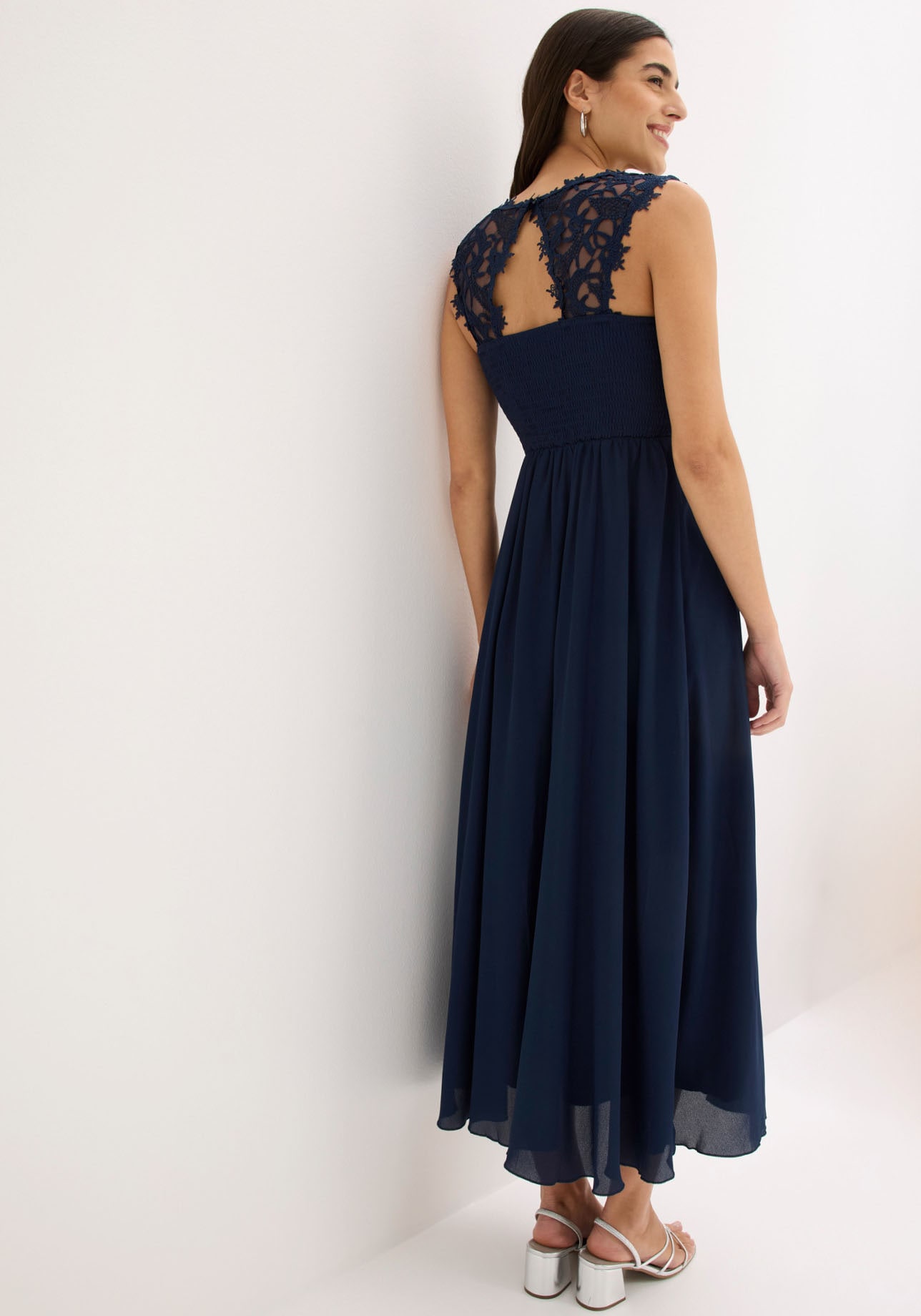 bonprix Maxikleid »Maxikleid mit Spitze« für festliche Anlässe, vollständig gefüttert, taillierte Passform
