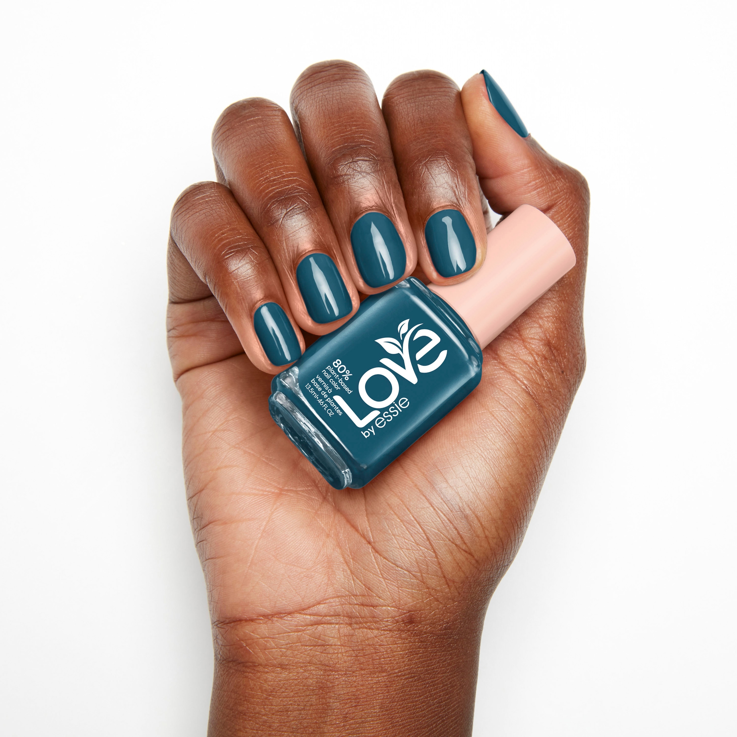 essie Nagellack »LOVE« mit einem cremigen Finish
