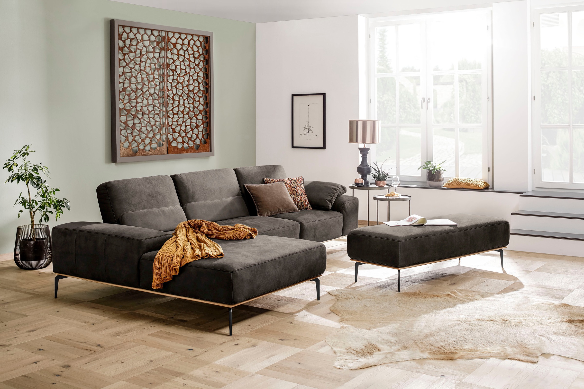 W.SCHILLIG Ecksofa »run, Designsofa mit tollem Sitzkomfort, bequem, L-Form« mit Holzsockel, Füße in Schwarz pulverbeschichtet, Breite 319 cm