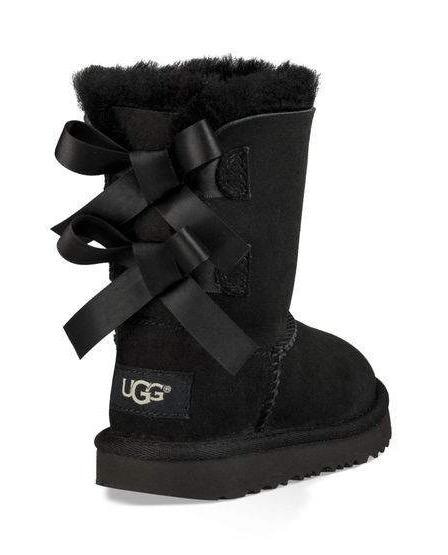 UGG Winterboots »Bailey Bow II«  Winterboots, Schlupfboots mit Zierschleifen aus Satin