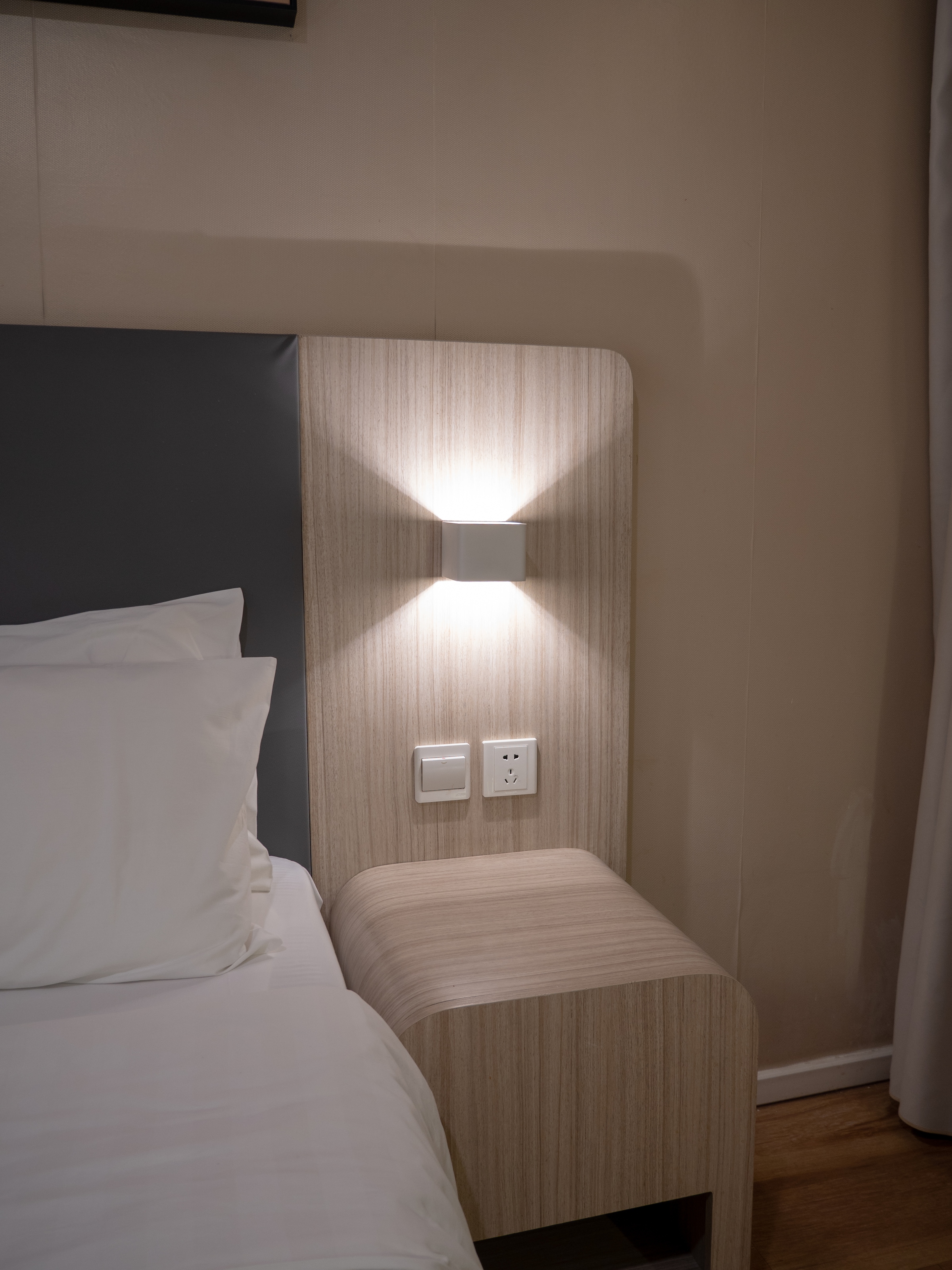 näve LED Wandleuchte »Cube« LED-Modul 1 Stk. Warmweiß Akku, magnetisch, Bewegungssensor, Memory, USB-C, Kippschalter