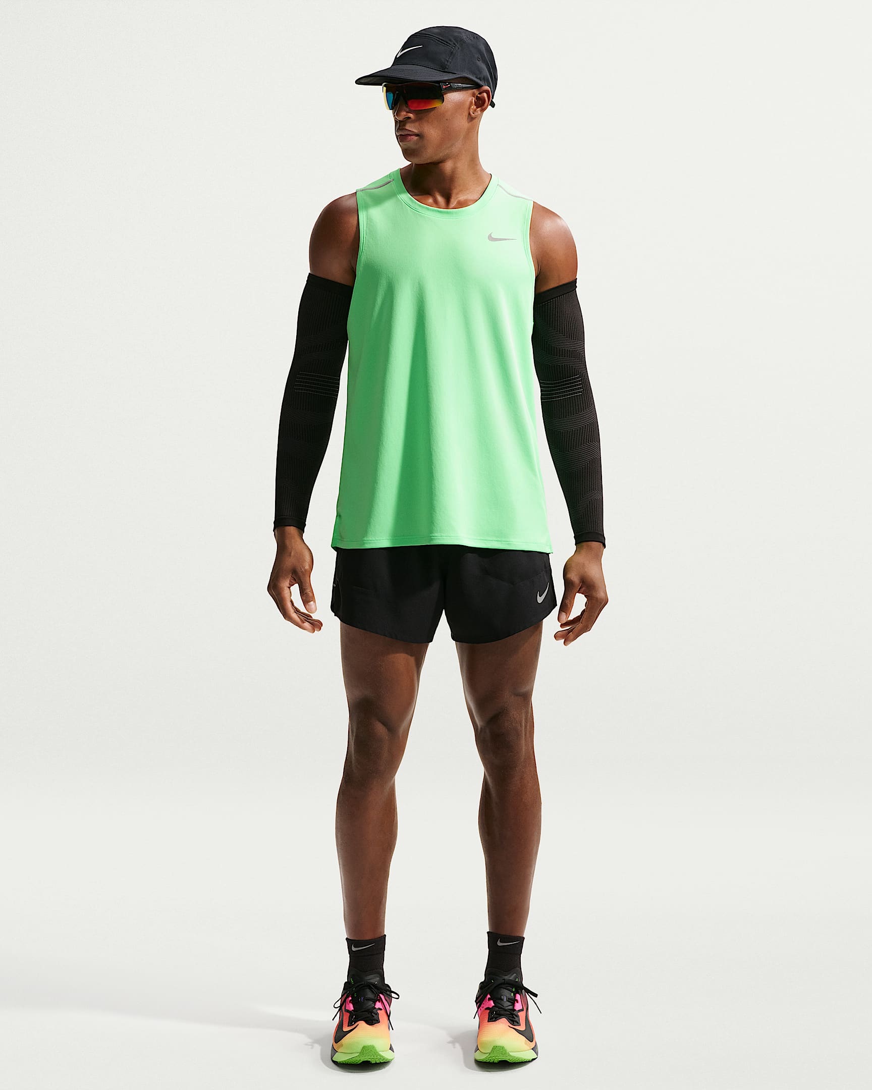 Nike Tanktop »M NK DF MILER TANK TOP« mit reflektierenden Details, atmungsaktives Material