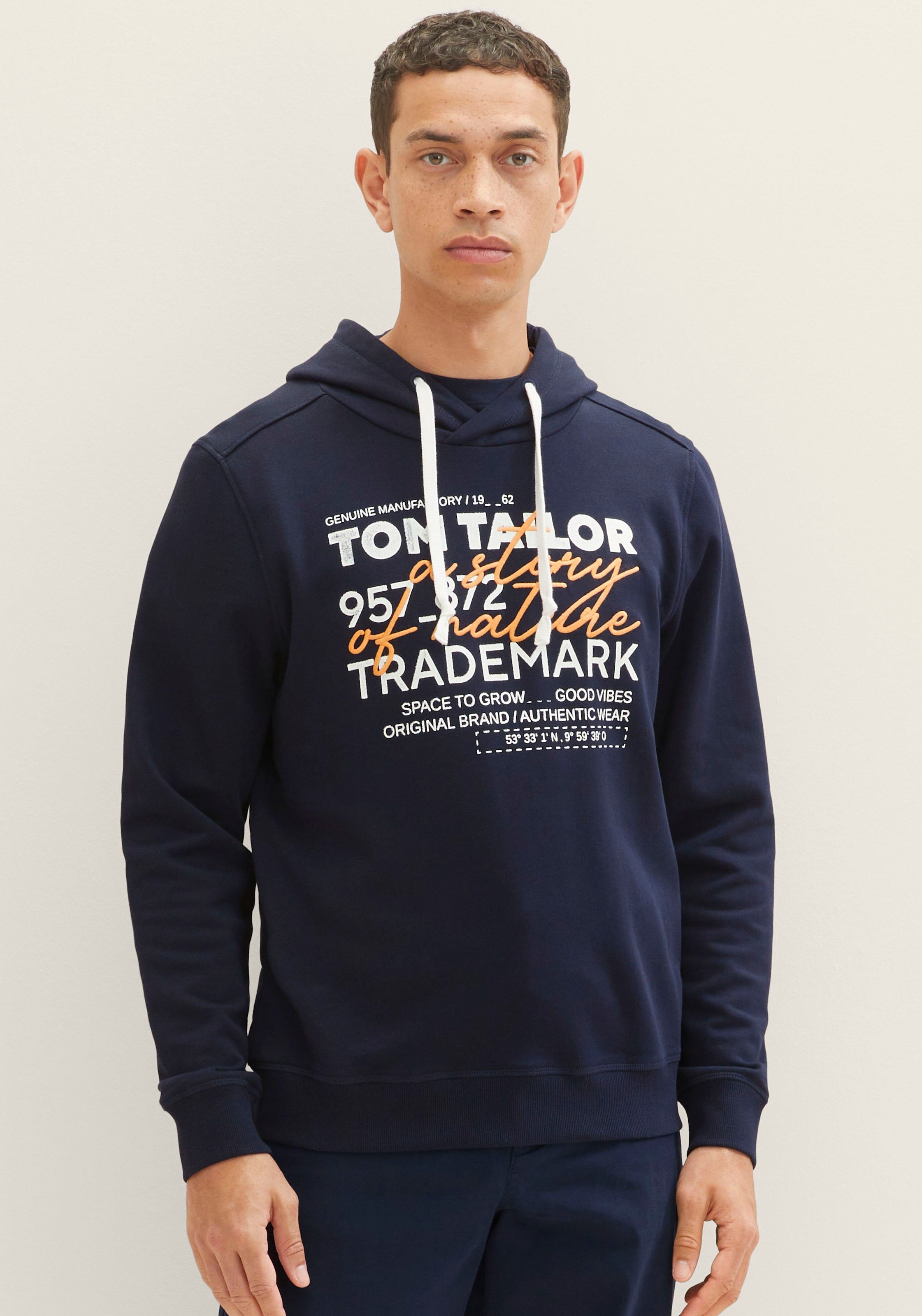 OTTO mit TOM Stickerei shoppen Frontprint bei online Kapuzensweatshirt, TAILOR + lässigem