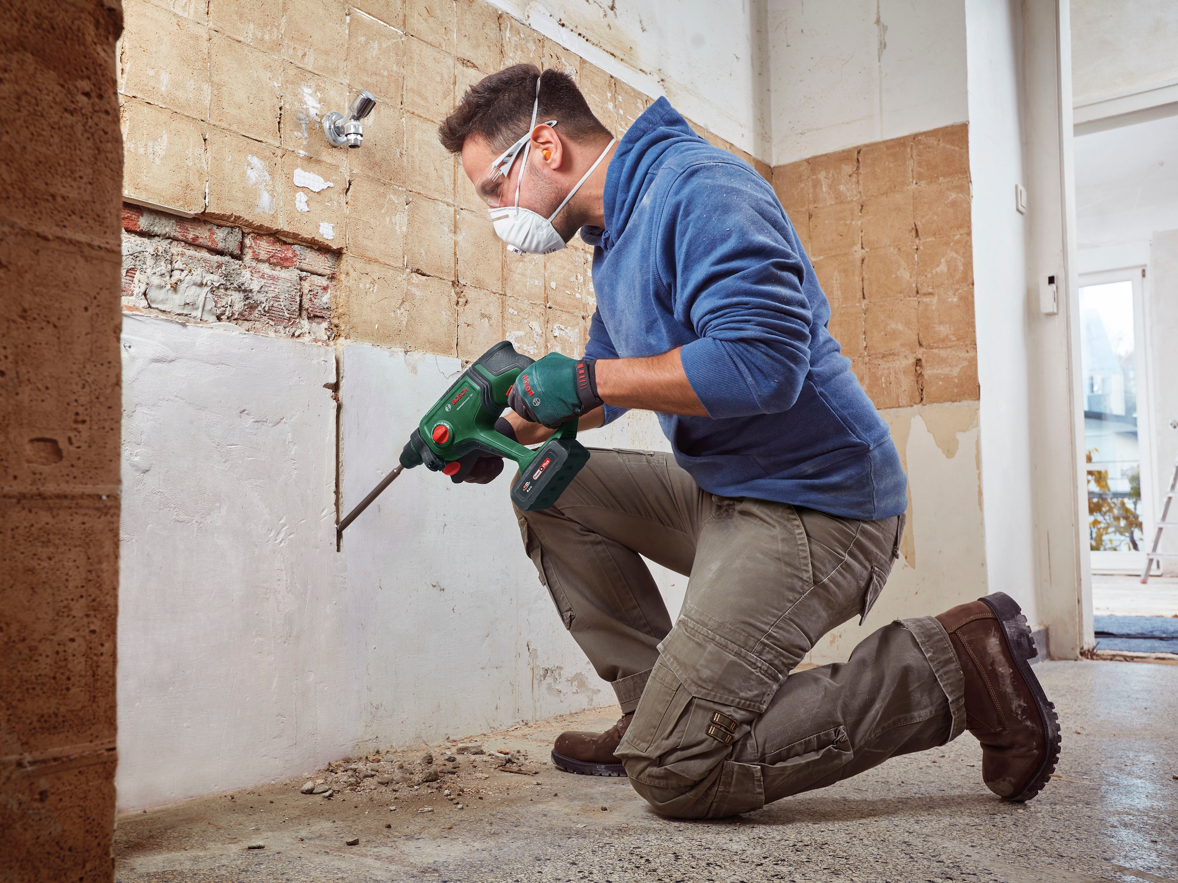 Bosch Home & Garden Akku-Bohrhammer »UniversalHammer«, mit Akku 18V/2,5Ah und Ladegerät AL 1