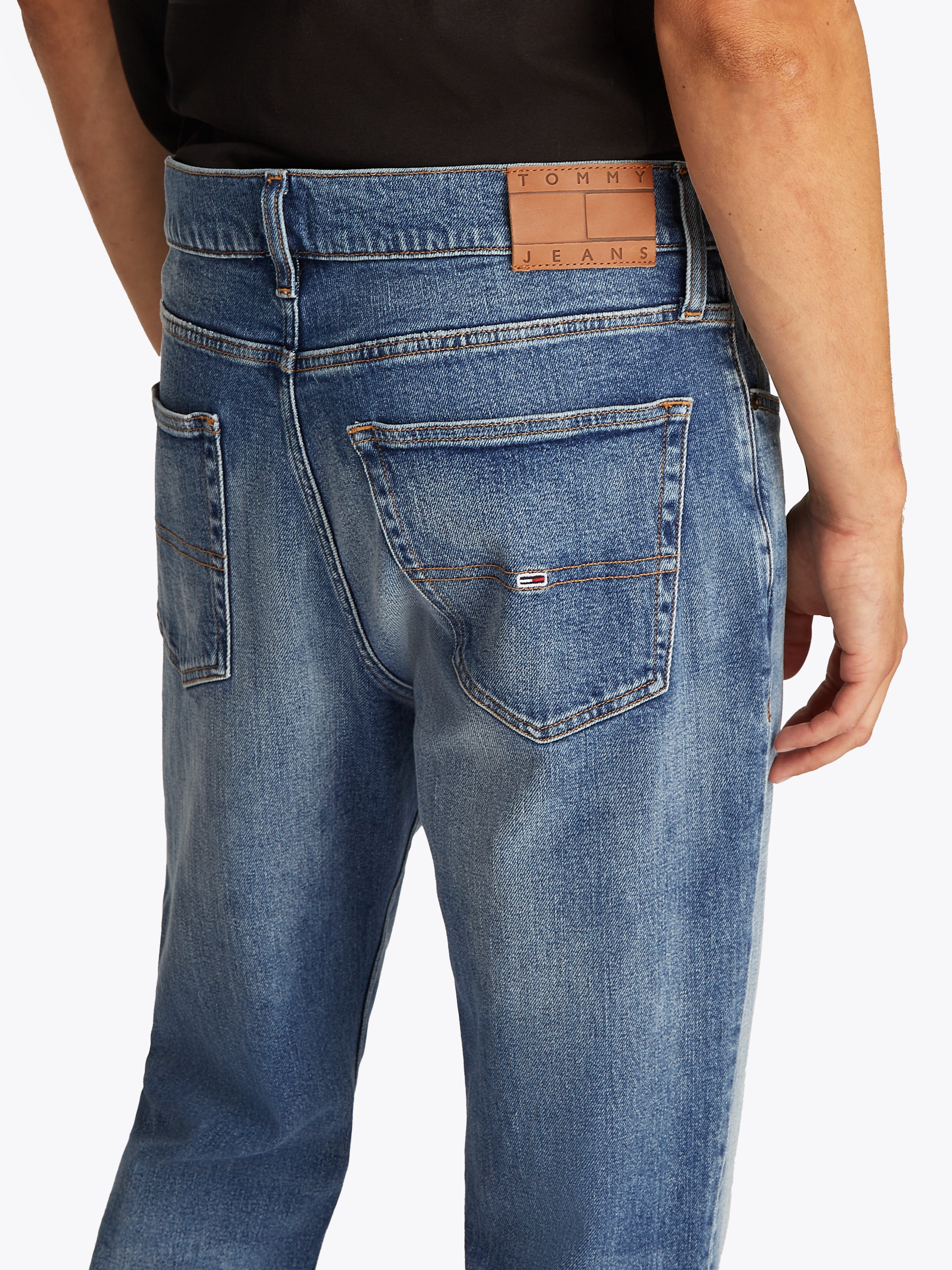 Tommy Jeans Slim-fit-Jeans »RYAN SLIM STRAIGHT«, mit Logoprägung