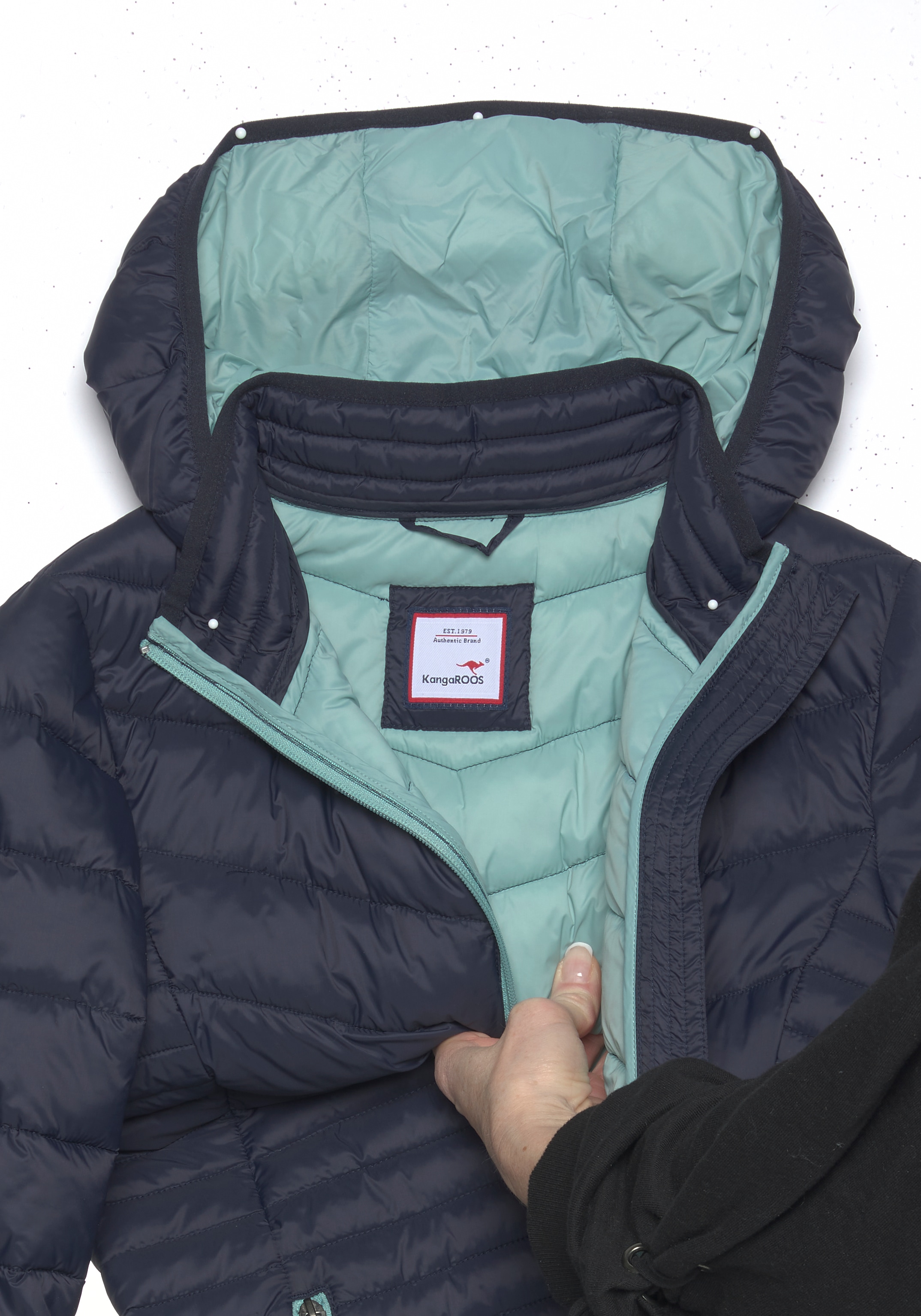 KangaROOS Steppjacke, mit Kapuze, für den Übergang, aus leichtem Webmaterial, figurbetonter Schnitt