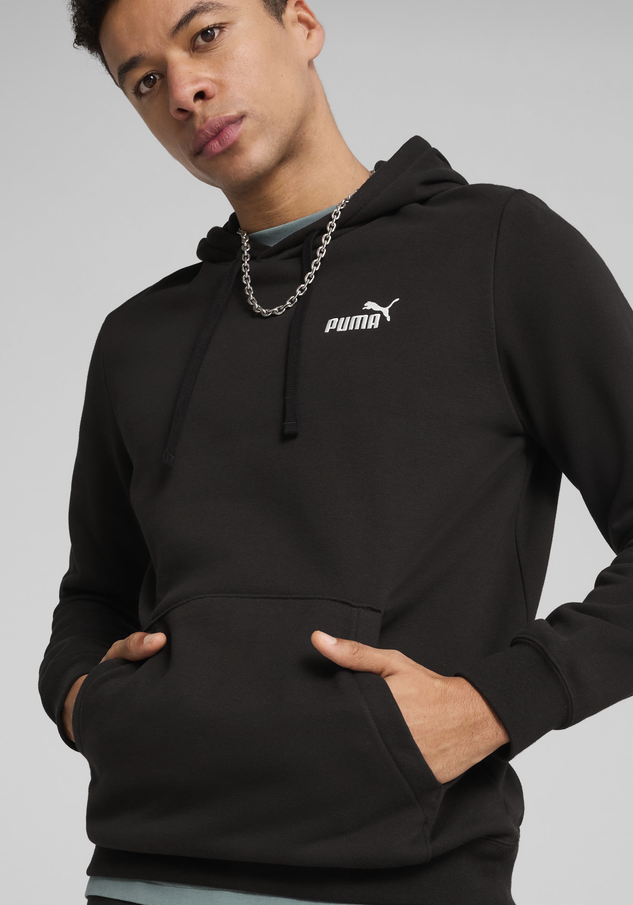 PUMA Kapuzensweatshirt »ESS SMALL NO. 1 LOGO HOODIE FL«, mit verstellbarer Kapuze, Regular Fit, mit Kängurutasche
