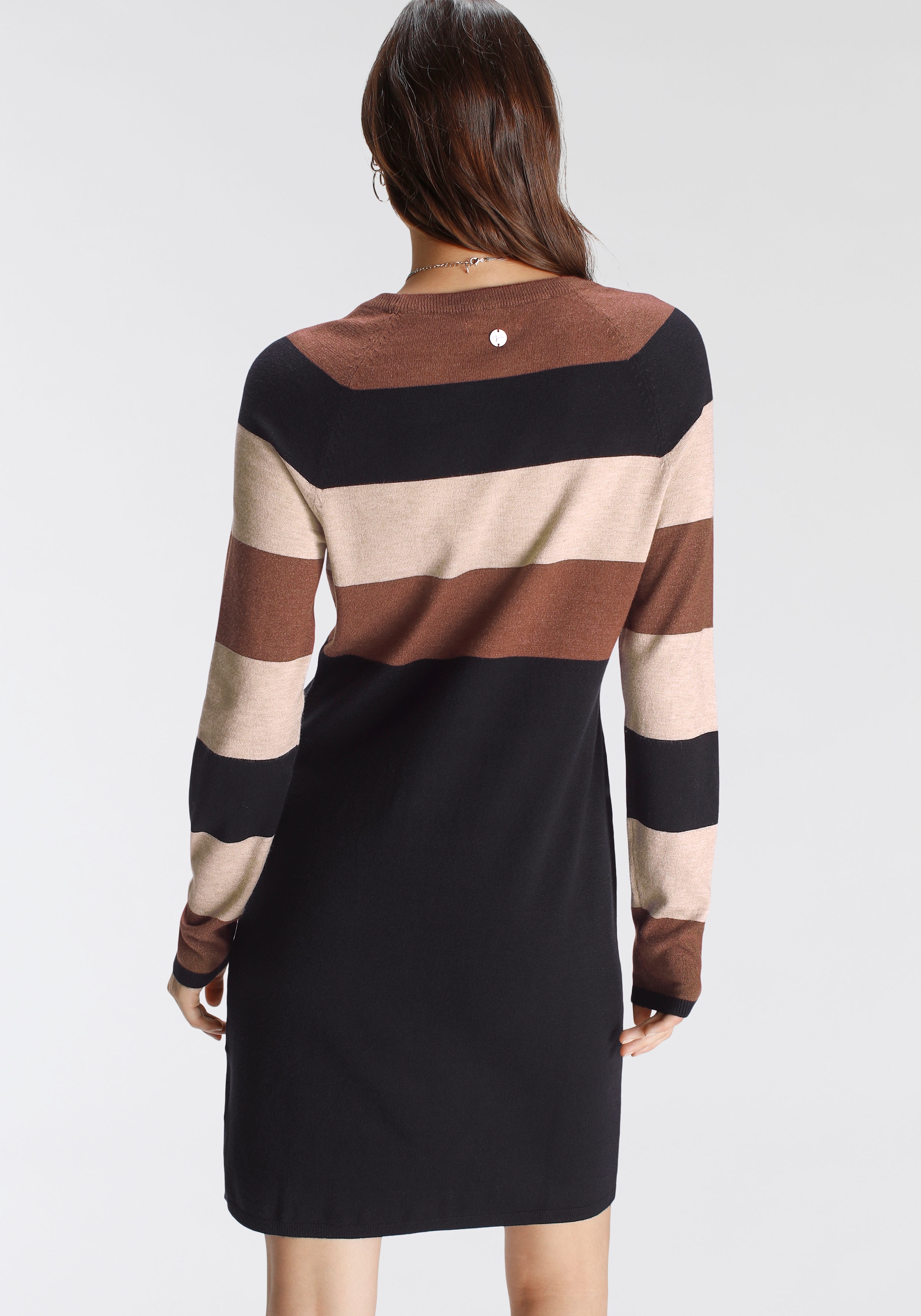 Tamaris Strickkleid, lässiger, casual Look, aus Viskosemischung, langärmlig