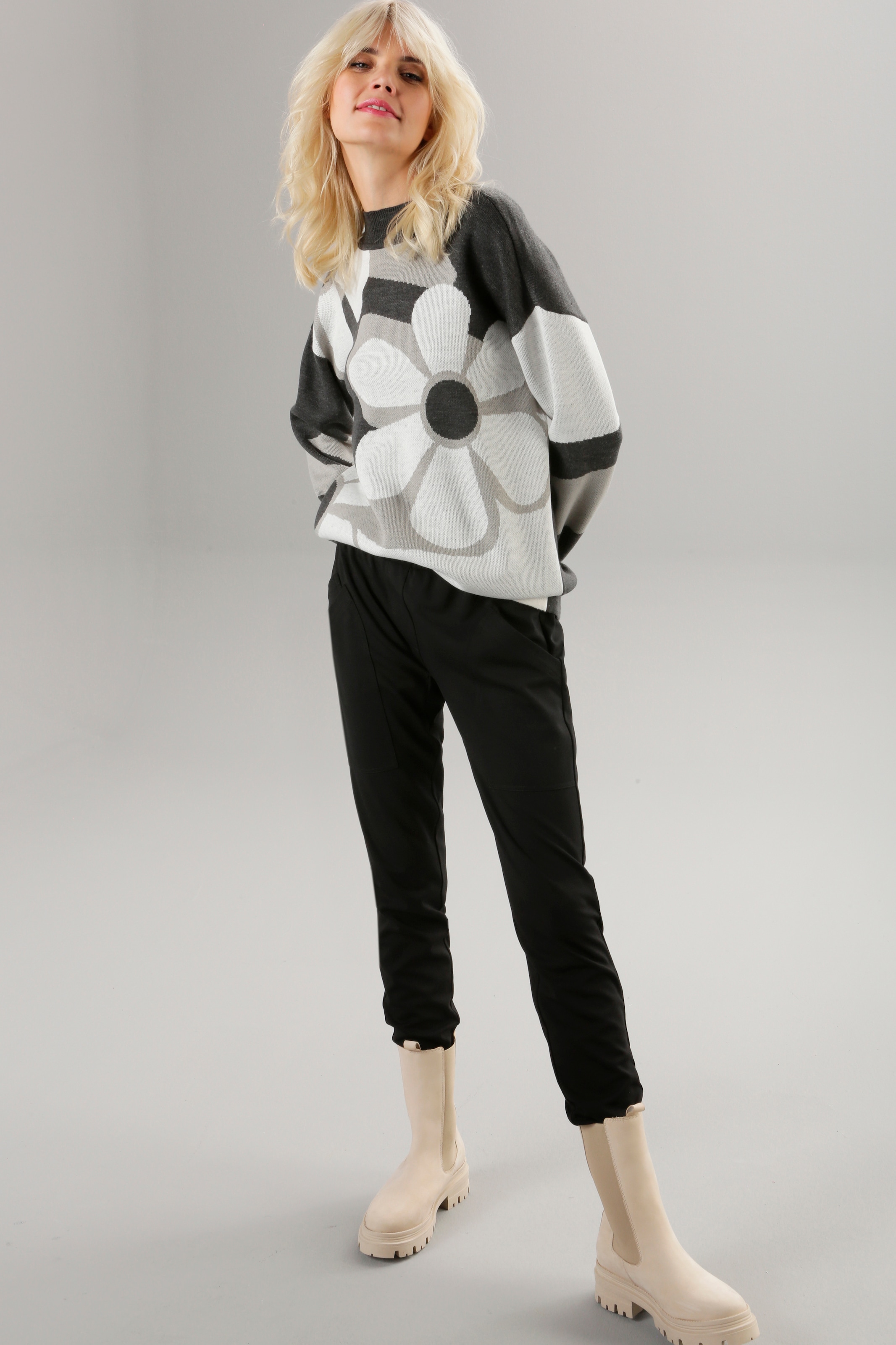 Aniston SELECTED Schlupfhose, mit großen, aufgesetzten Taschen