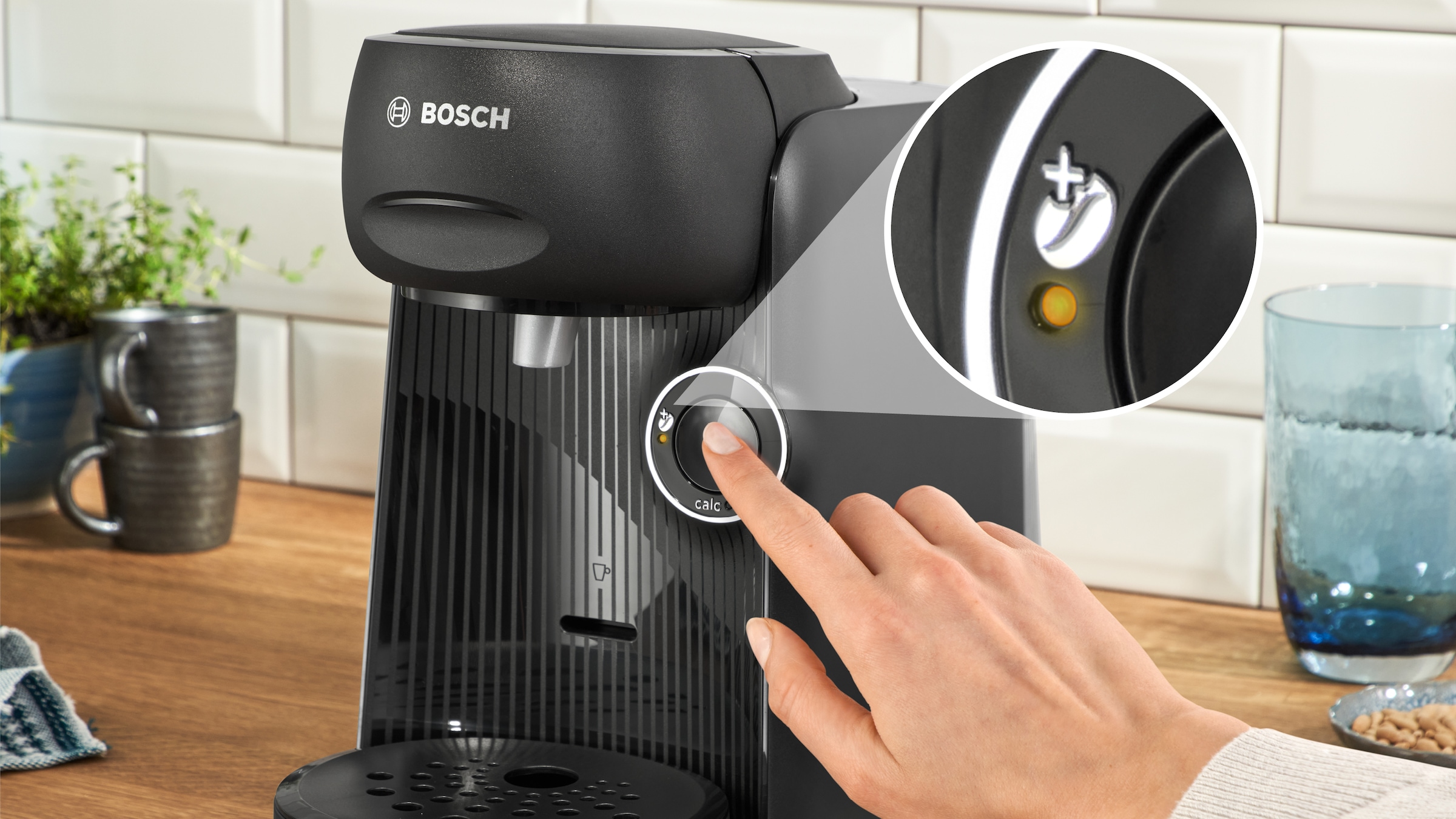 TASSIMO Kapselmaschine »finesse friendly TAS162E, intensiverer Kaffee auf Kopfdruck« aus Recyclingmaterial, mehr Intensität per Knopfdruck, schwarz