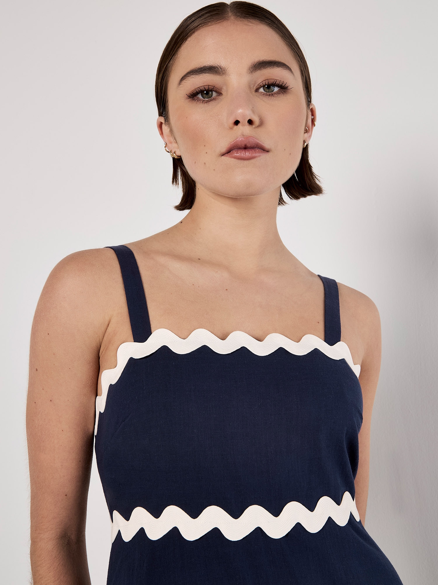 Apricot Volantkleid »mit Zick Zack Abschlüsse« Trägerkleid