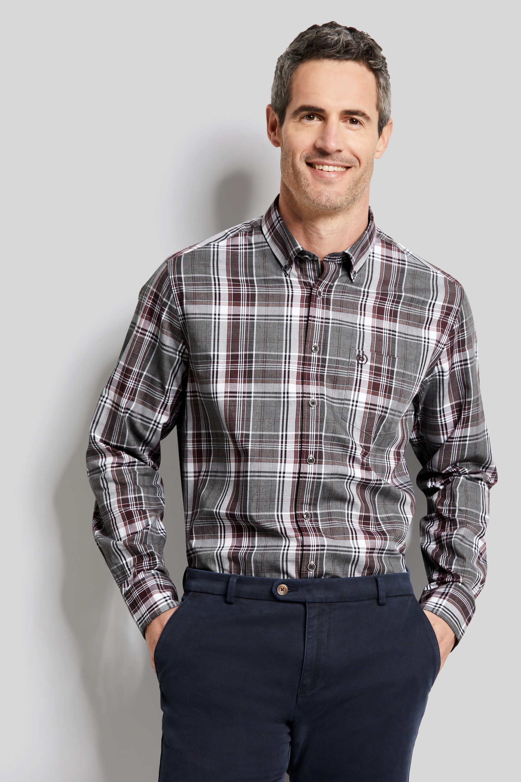 Bugatti Herren Langarmhemd mit Karomuster in lila, Größe XXL