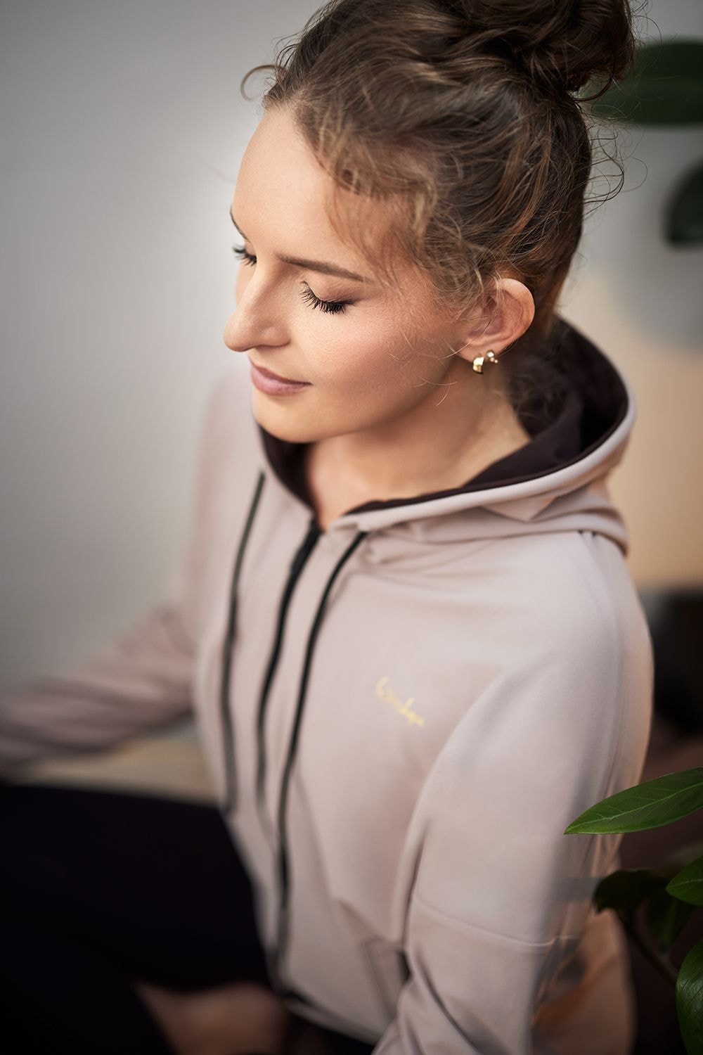 Winshape Trainingsjacke »Functional Comfort Jacket J008C« mit Ton-in-Ton-Farbakzent