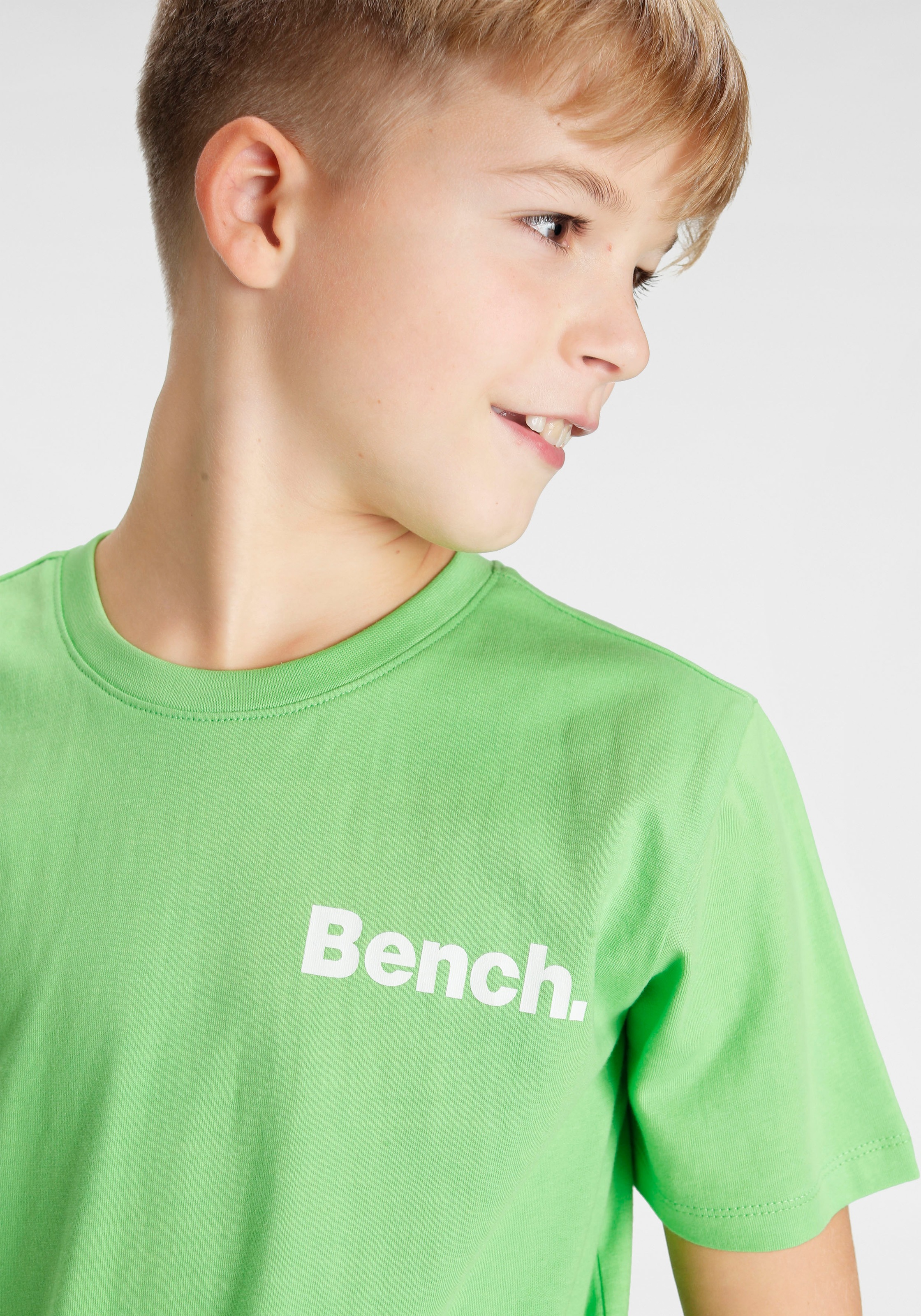 Bench. T-Shirt »mit großem Rückendruck« online bei OTTO
