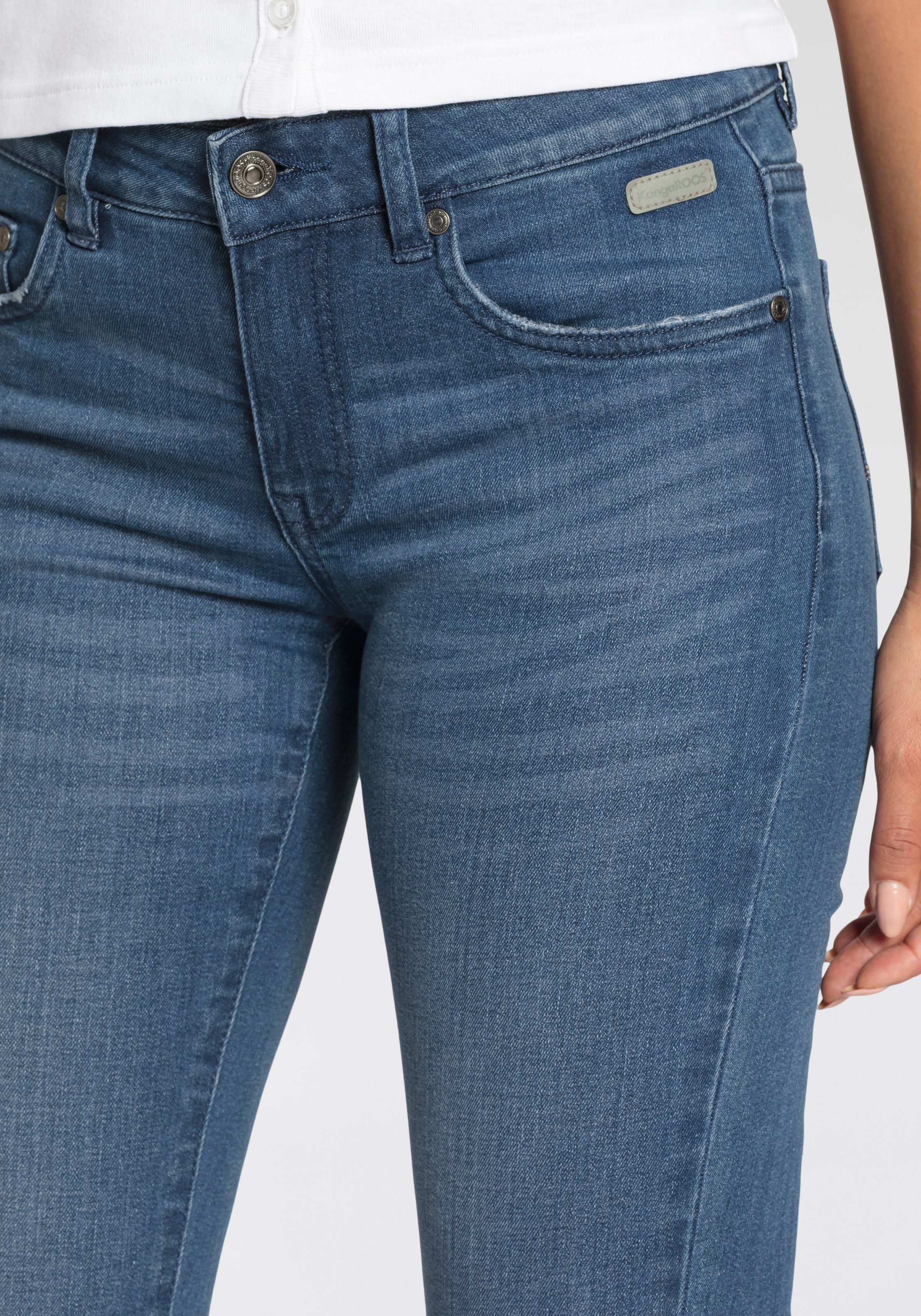 KangaROOS 5-Pocket-Jeans, ausgestellte Beinform, Used-Waschung, normale Leibhöhe