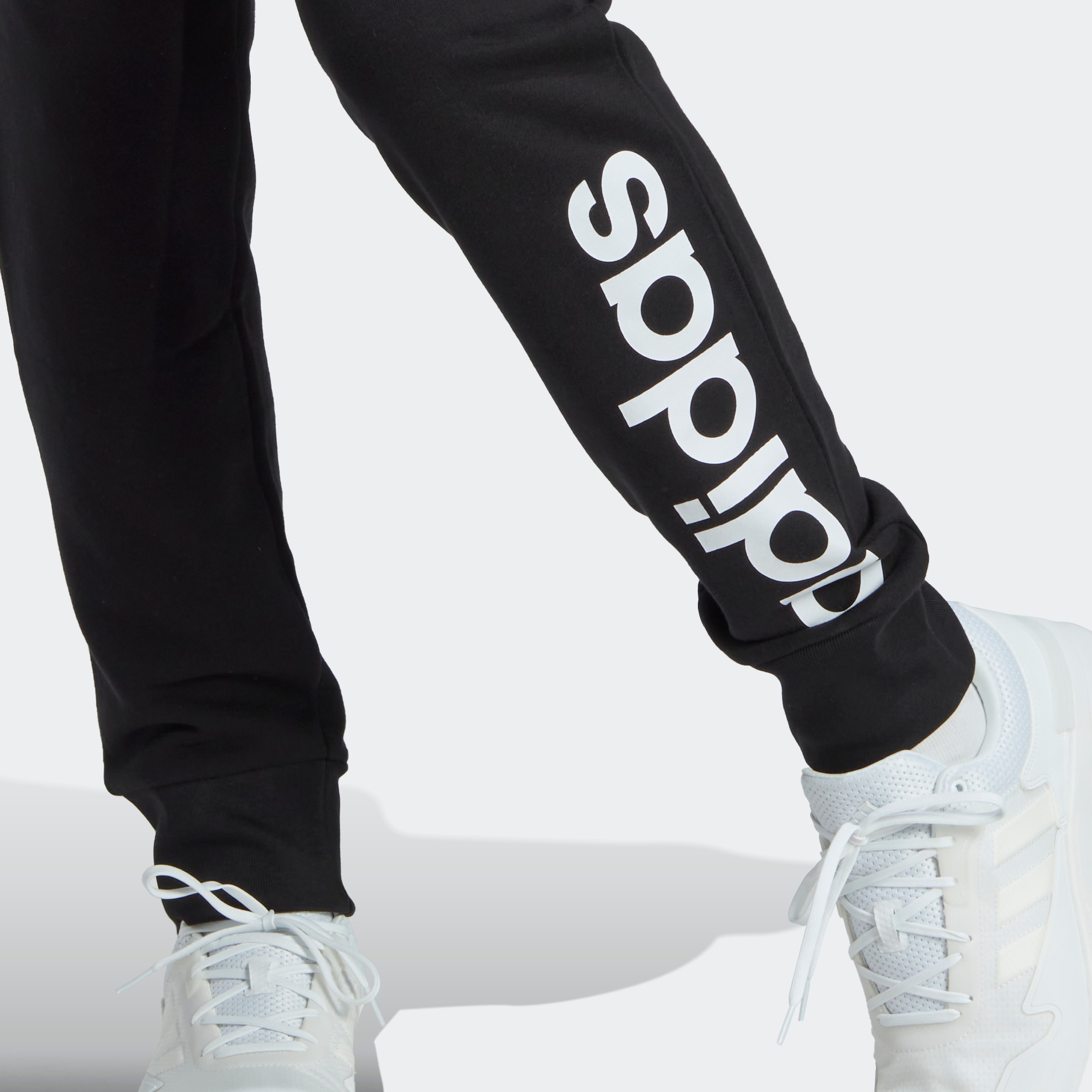 adidas Sportswear Sporthose »ESSENTIALS FRENCH TERRY TAPERED CUFF LOGO HOSE«, (1 tlg.)