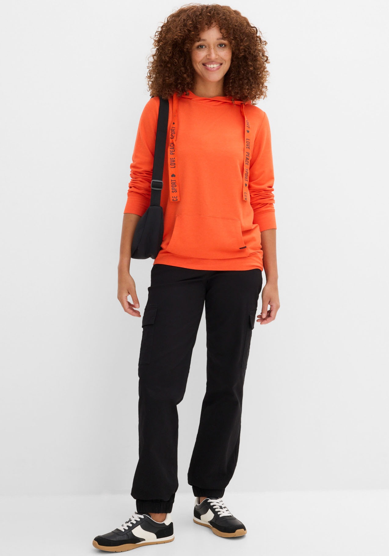 bonprix Kapuzensweatshirt , bequeme Passform, bedrucktes Bindeband, mit Kängurutasche
