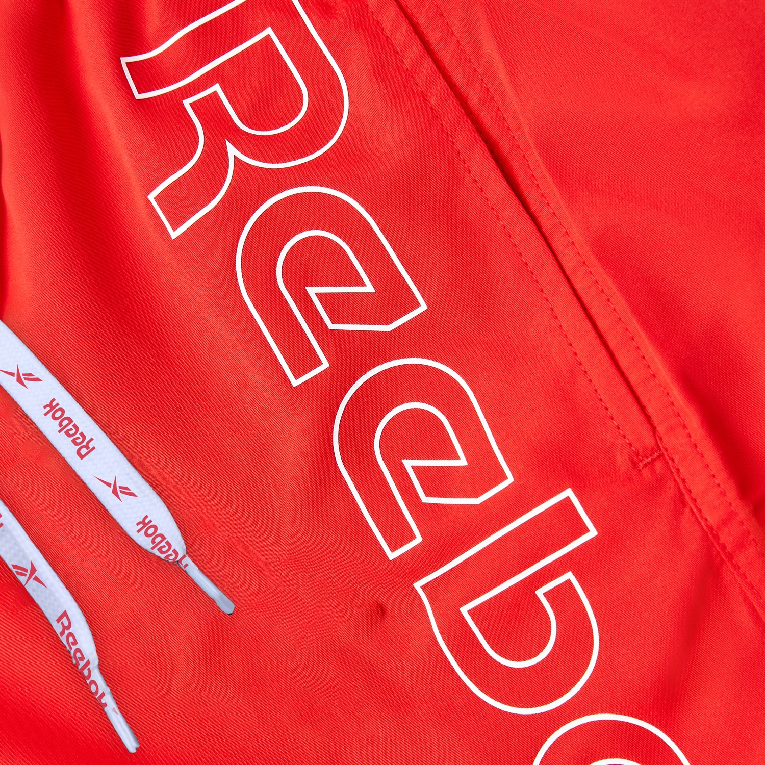 Reebok Badeshorts »Abbott« mit Tunnelzug und seitlichen Taschen