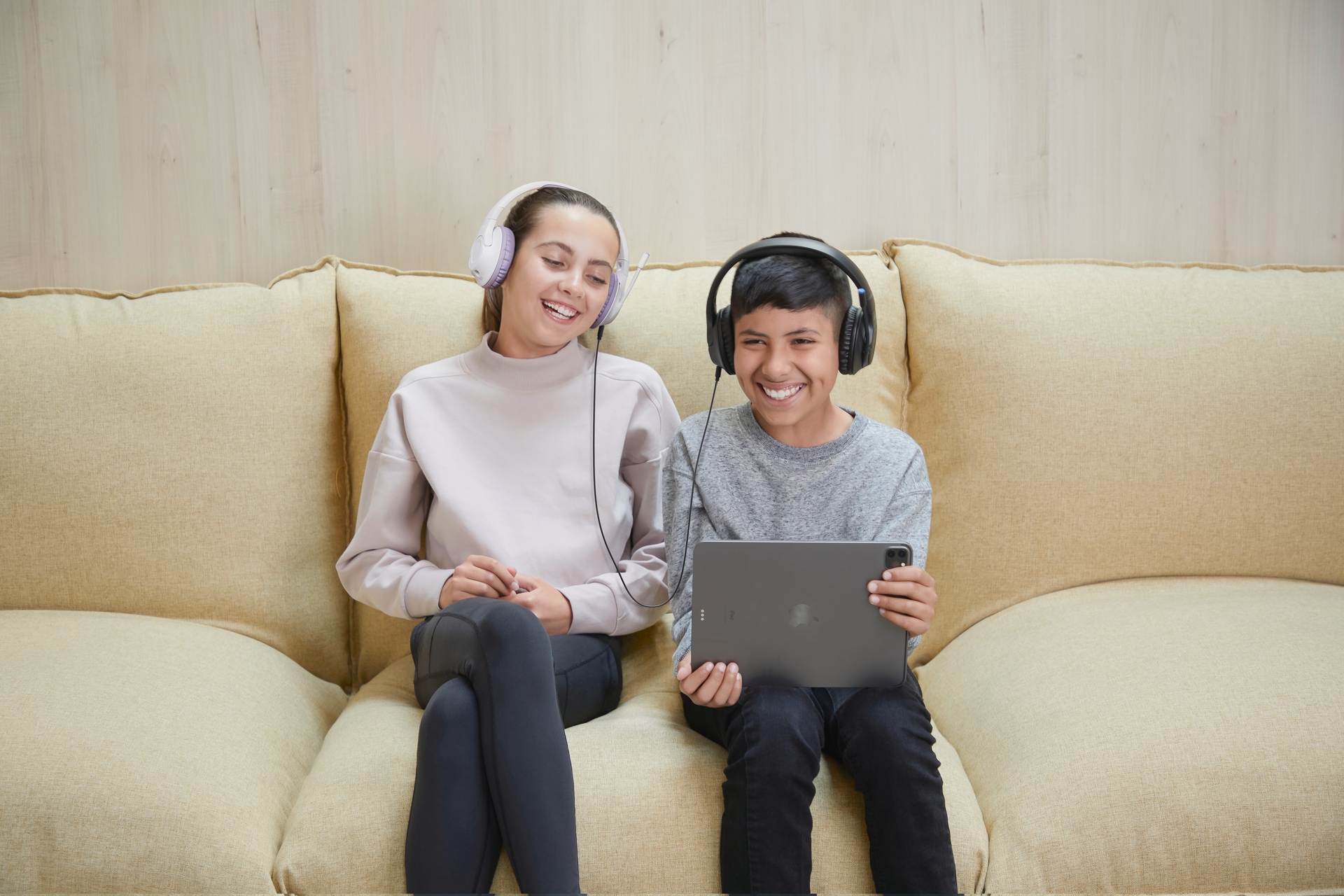 Belkin wireless Kopfhörer »SOUNDFORM INSPIRE Over-Ear BT Kinder-Kopfhörer«, Stummschaltung
