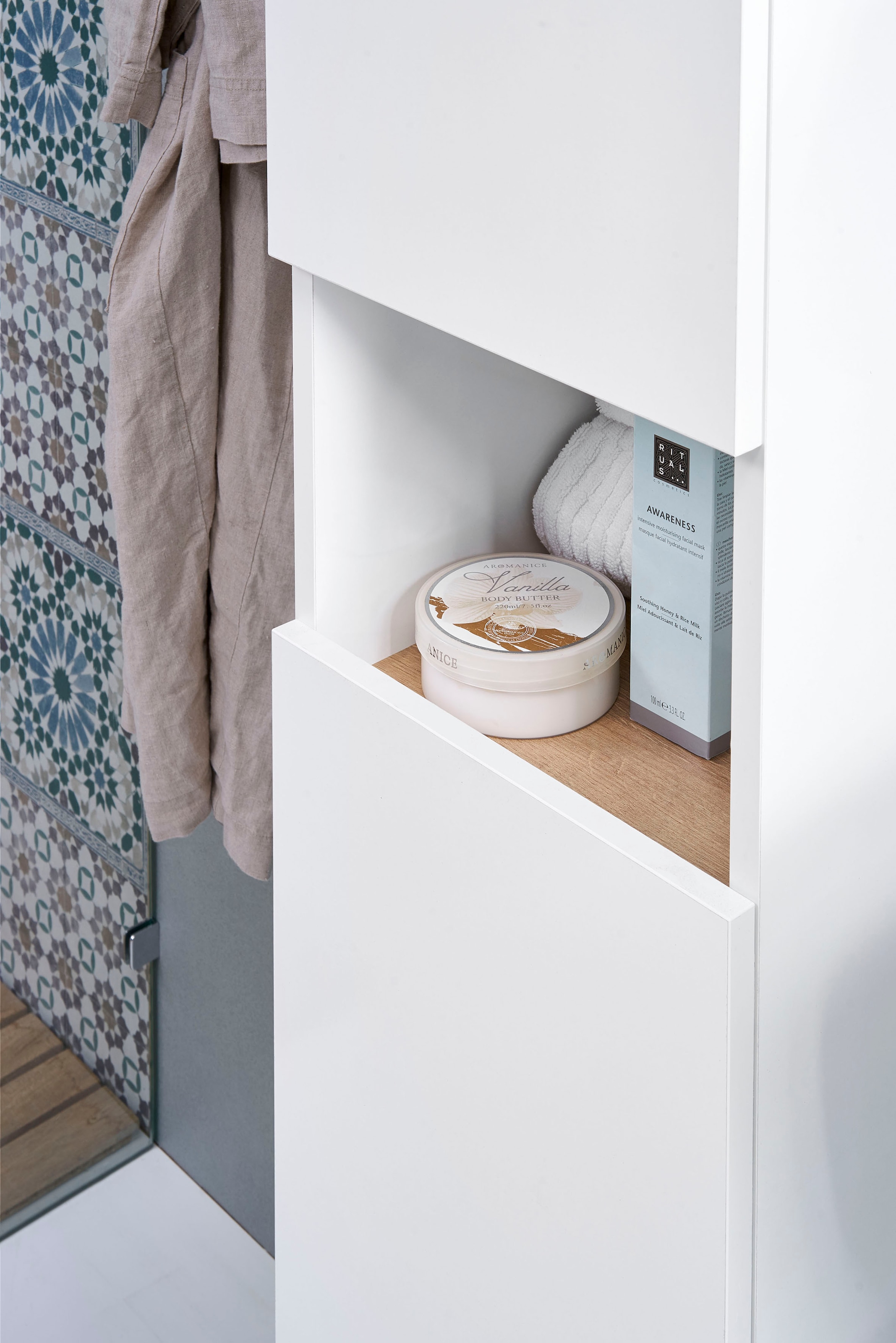 Saphir Midischrank »Quickset 947 Badschrank 30 cm breit, 2 Türen, 1 Nische«, Badezimmer-Midischrank inkl. Türdämpfer, Weiß Glanz, grifflos