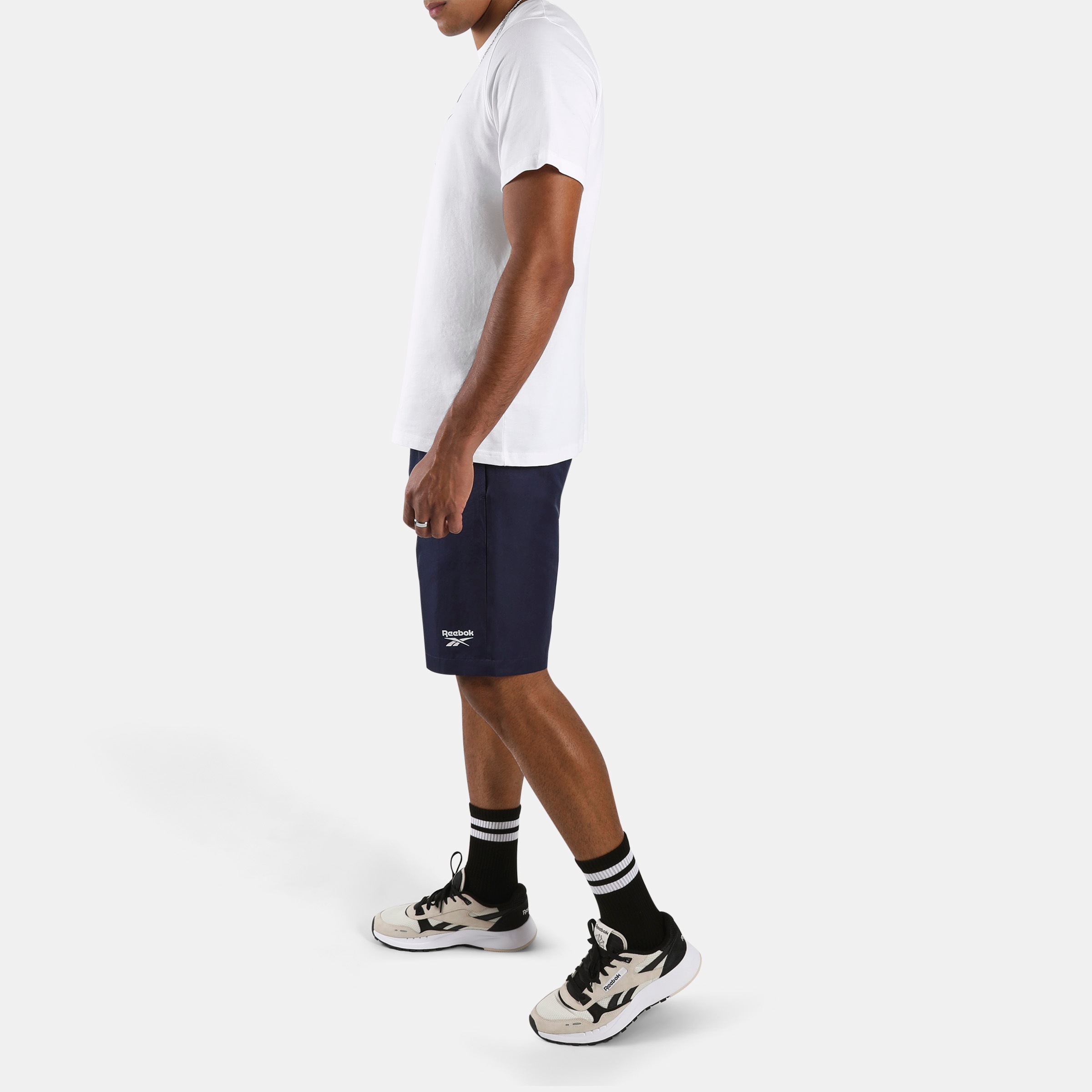 Reebok T-Shirt »BRUNO BIG LOGO CREW NECK SS TEE« Basic Passform, Kurzarm, sportliches Design, für Laufen und Fitness