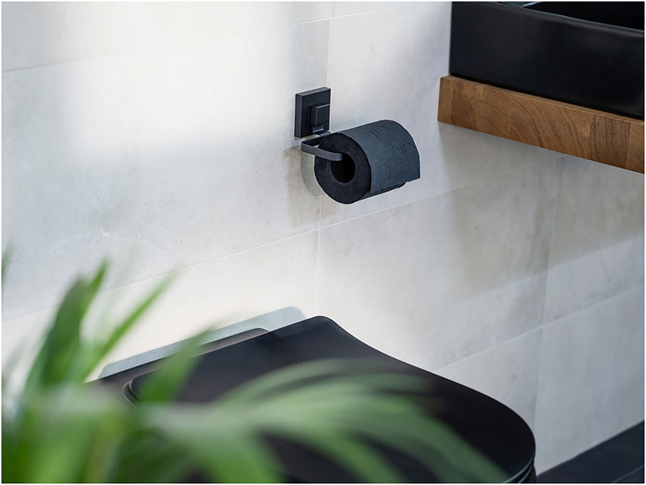 WENKO Toilettenpapierhalter »Vacuum-Loc® Modell Quadro«, aus Edelstahl, Befestigen ohne Bohren