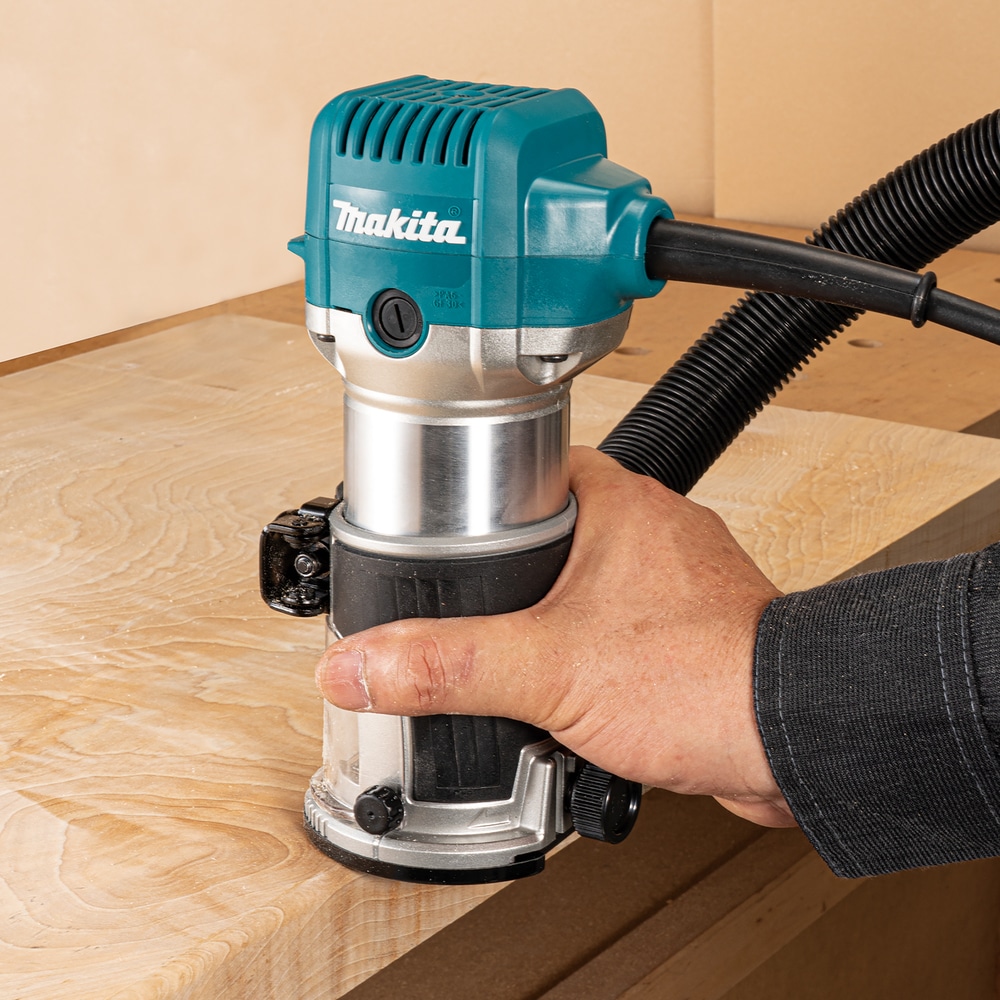 Makita Fräse »Multifunktionsfräse »RT0702CX2J« im Makita Makpac Koffer Gr.4« vielseitig einsetzbare Multifunktionsfräse,  710 W, 6/8 mm, Leerlaufdrehzahl; 10000 - 34000 min⁻¹