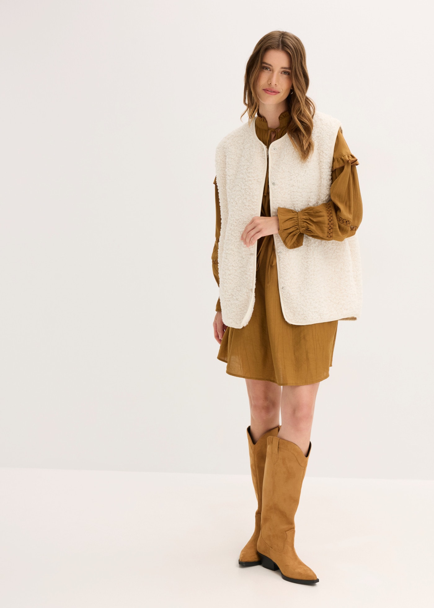 bonprix Plüschweste mit seitlichen Eingriffstaschen, aus Teddyfleece, Oversize-Passform