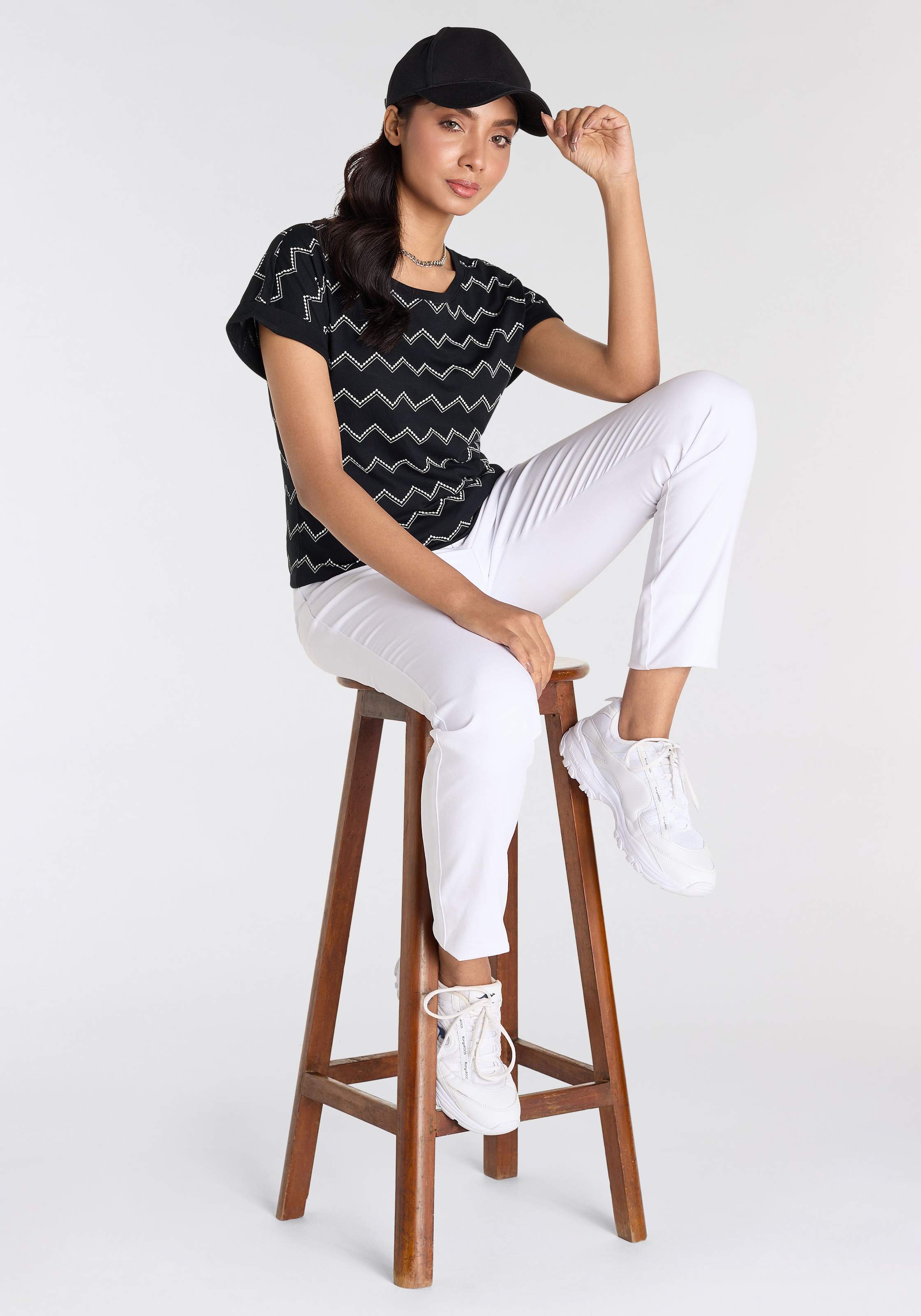 KangaROOS Kurzarmshirt, mit Zick-Zack-Muster