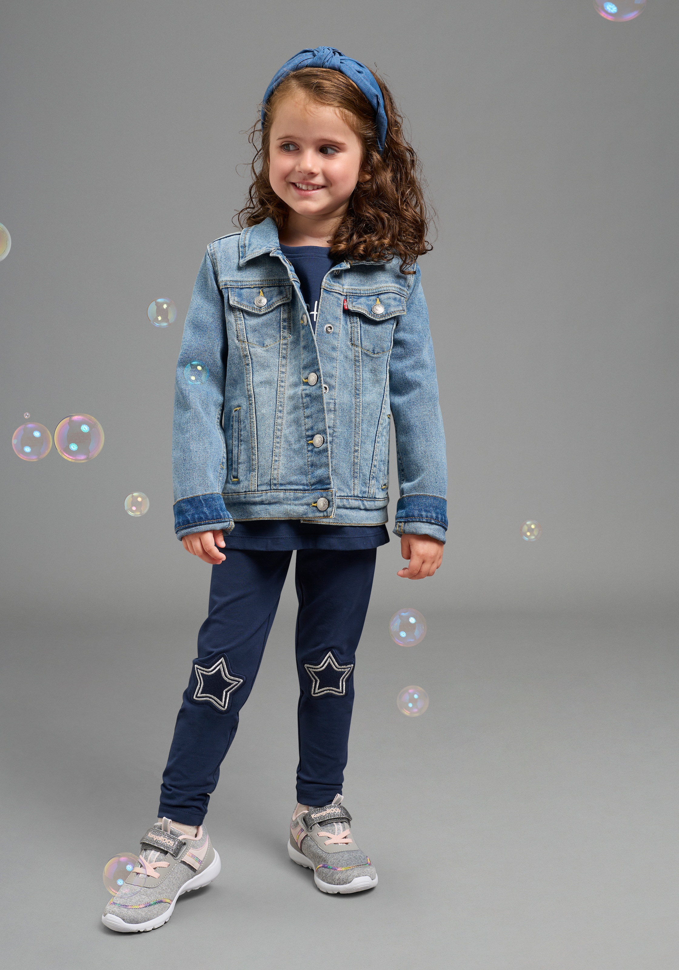 KIDSWORLD Leggings »Süße Leggings mit Sternenapplikation«  extra-eng geschnittene Slim Fit Form, mit innenliegendem Gummizug