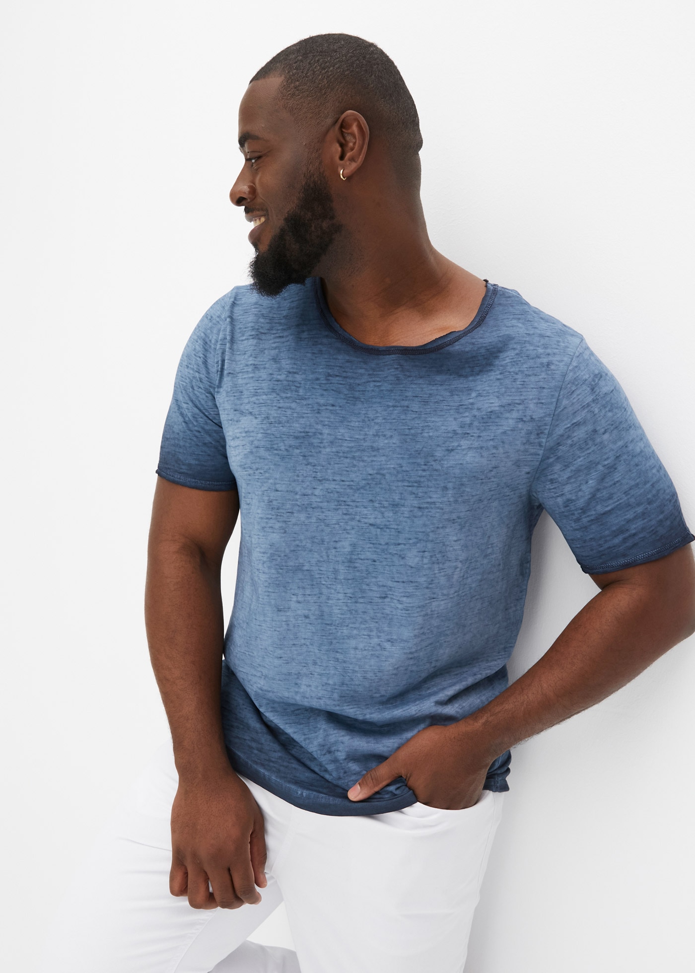 bonprix T-Shirt reguläre Passform, weiter Ausschnitt, mit gewaschener Optik