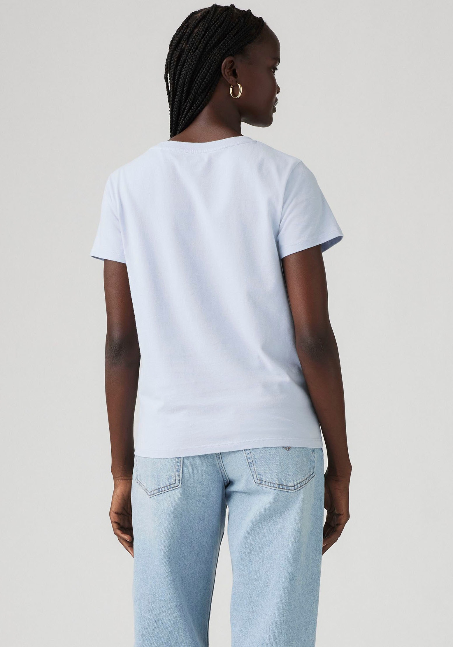 Levi's® V-Shirt »Perfect Tee«, mit kleinem Batwing- Logo