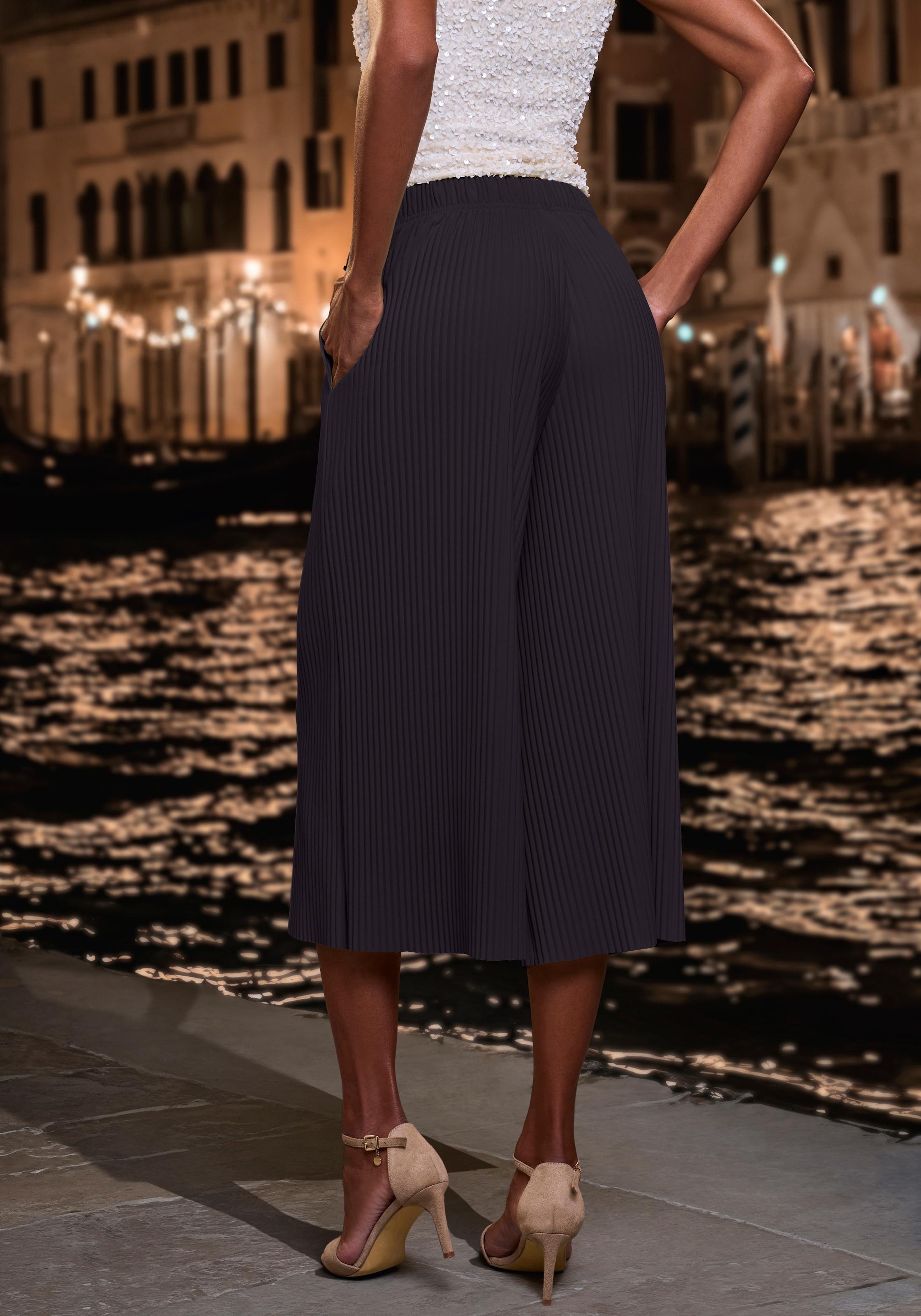 LASCANA Culotte  in weiter Form mit Plisseefalten