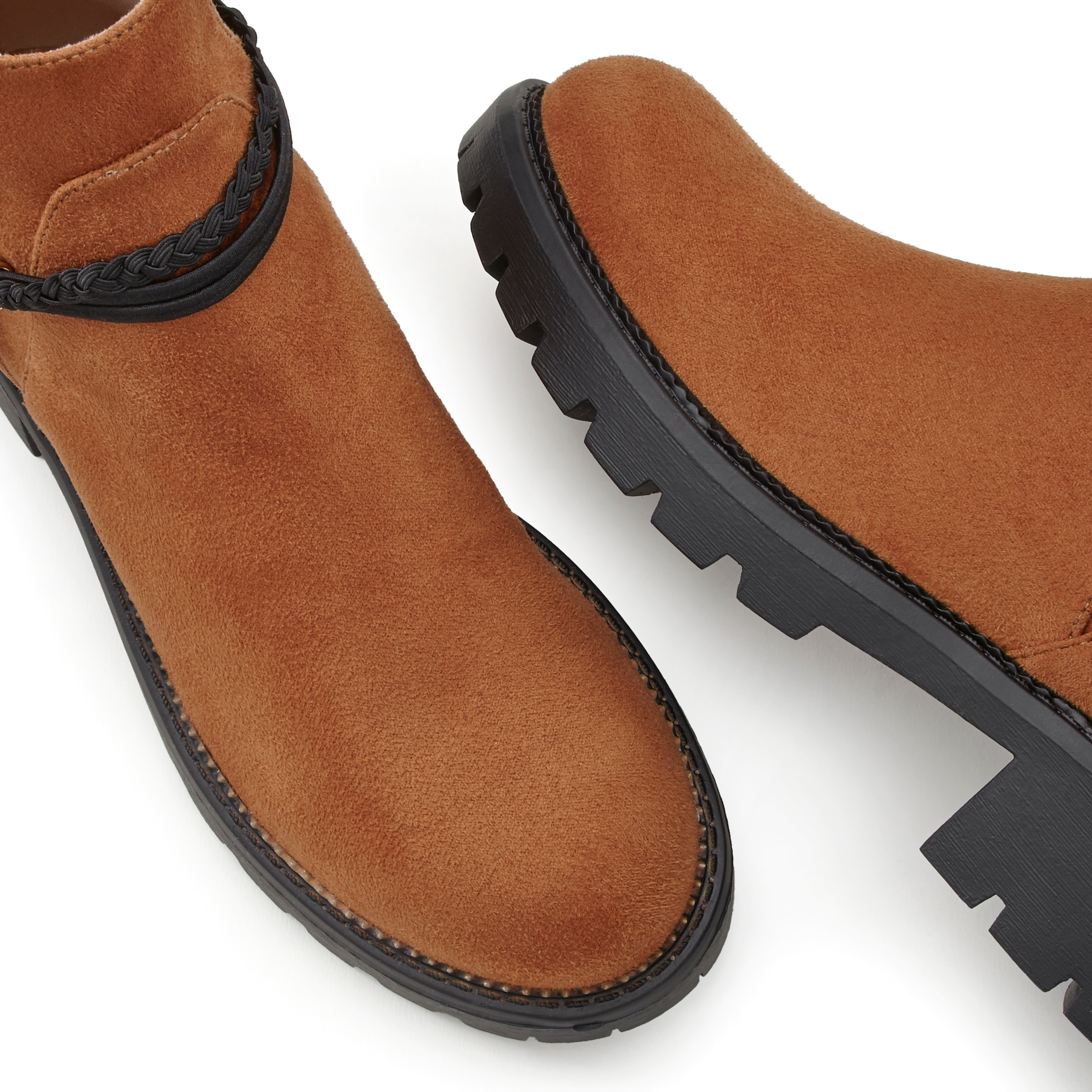 LASCANA Chelseaboots, mit abnehmbarem Band und Chunky-Sohle, Ankle Boots, Stiefelette