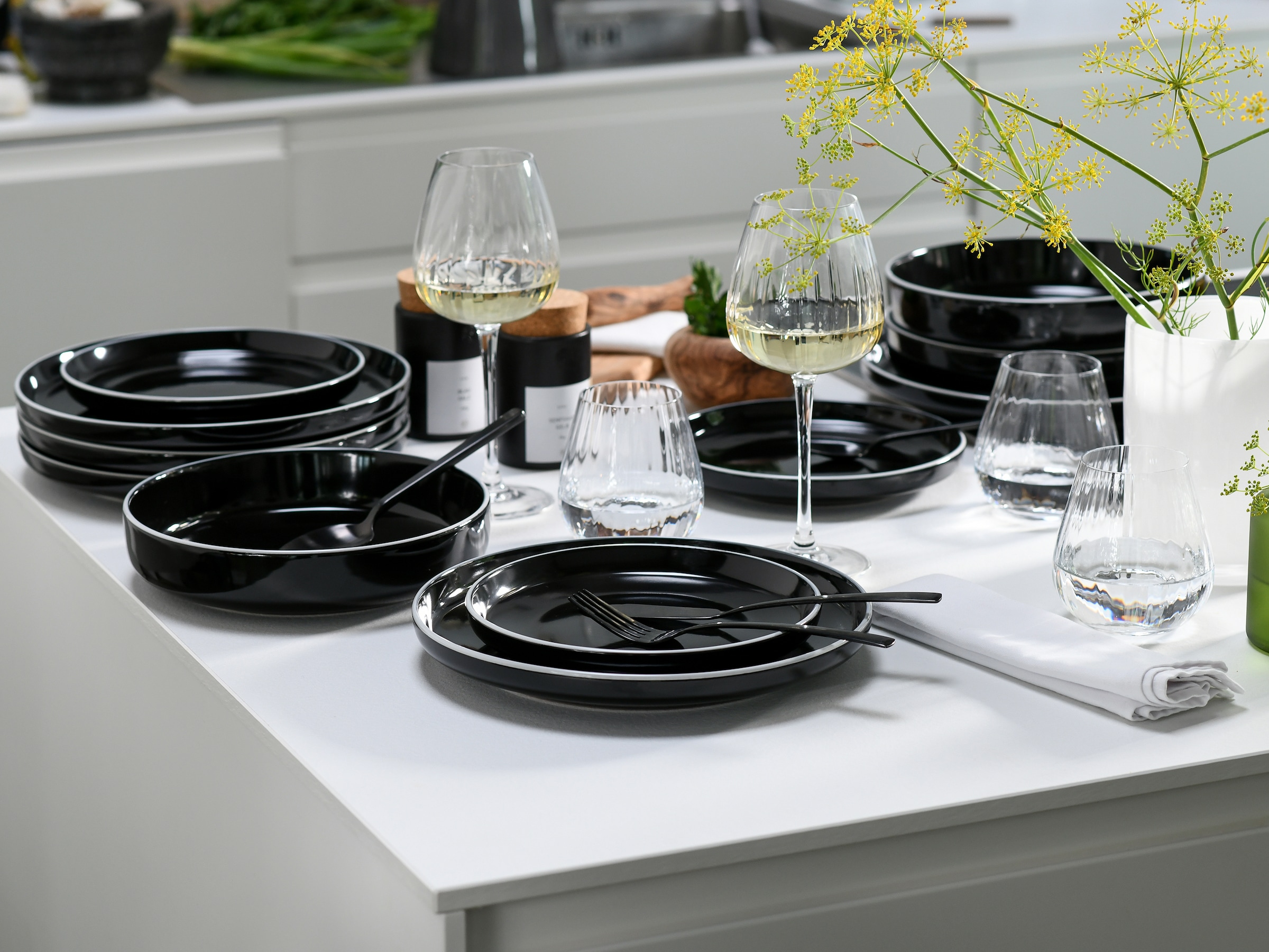 CreaTable Tafelservice »Teller Set, Nordic Gourmet, Service 12-tlg.« Minimalistisches Design, Glänzende Glasur, Nordische Ästhetik
