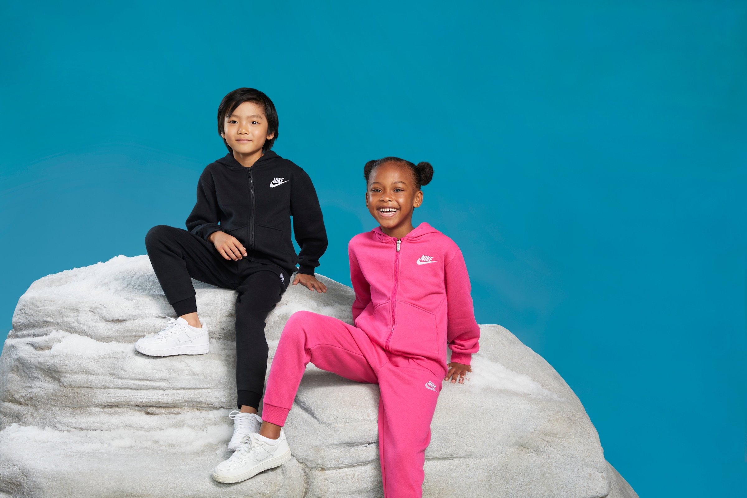 Nike Sportswear Jogginganzug »LBR FZ CLUB SET« Set, 2 tlg. zweiteiliges Set, für Kinder, aus Baumwolle und Polyester