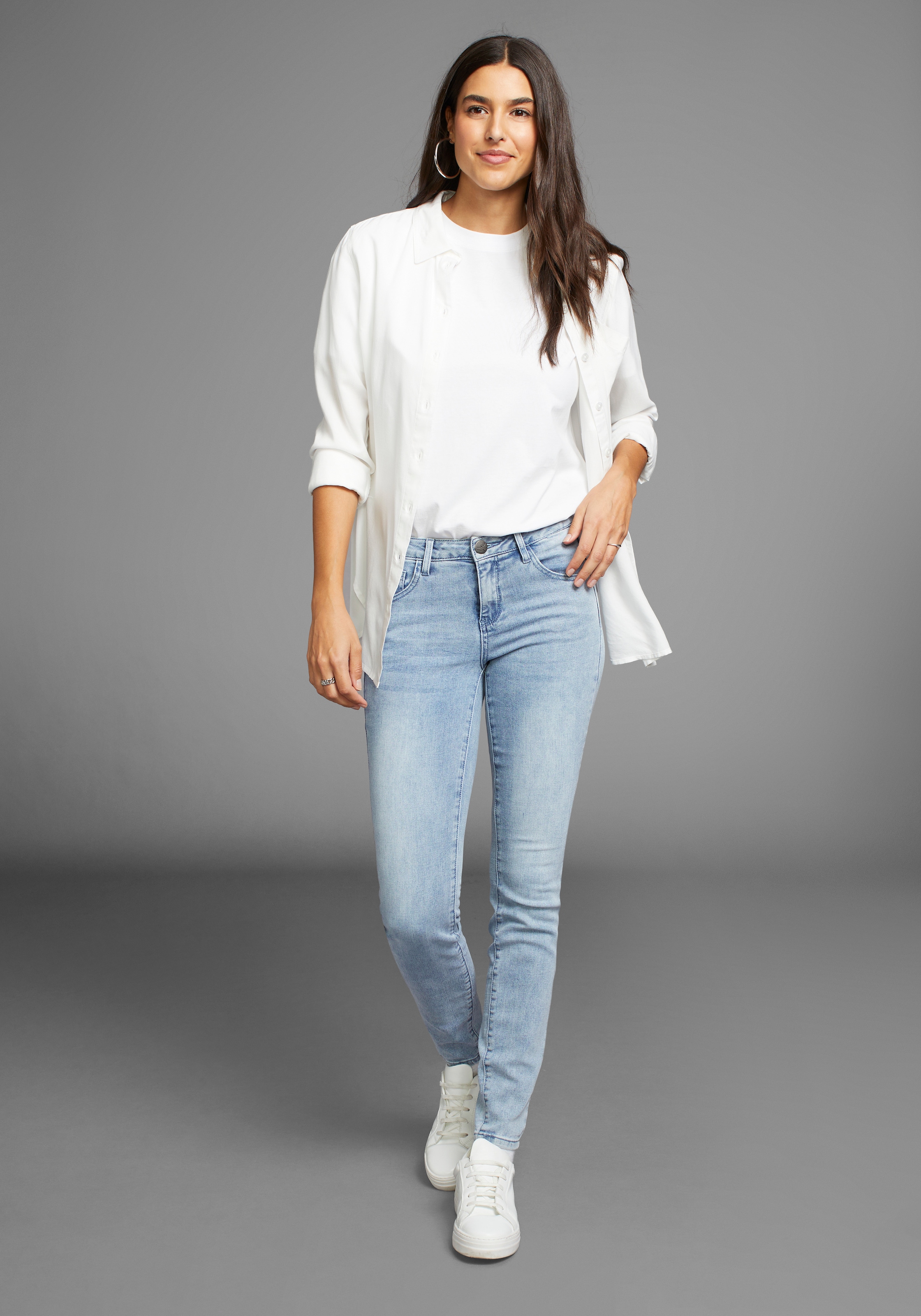 Arizona Skinny-fit-Jeans »Ultra-Stretch«, extra-enger Beinverlauf, normale Leibhöhe, mit Eingrifftaschen