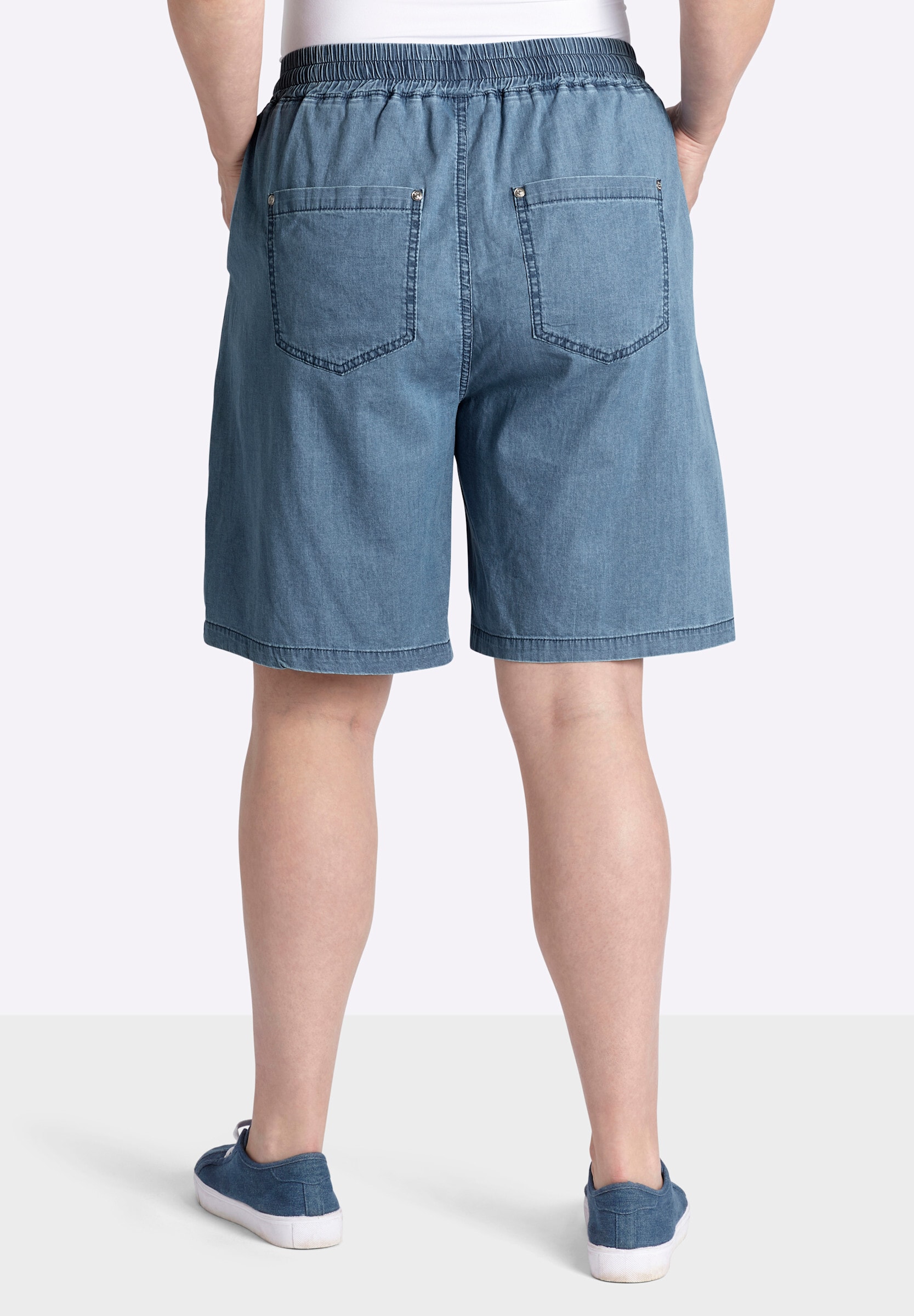 Sheego Jeansshorts »Jeans-Shorts Jeansshort mit Ziernieten hinten«