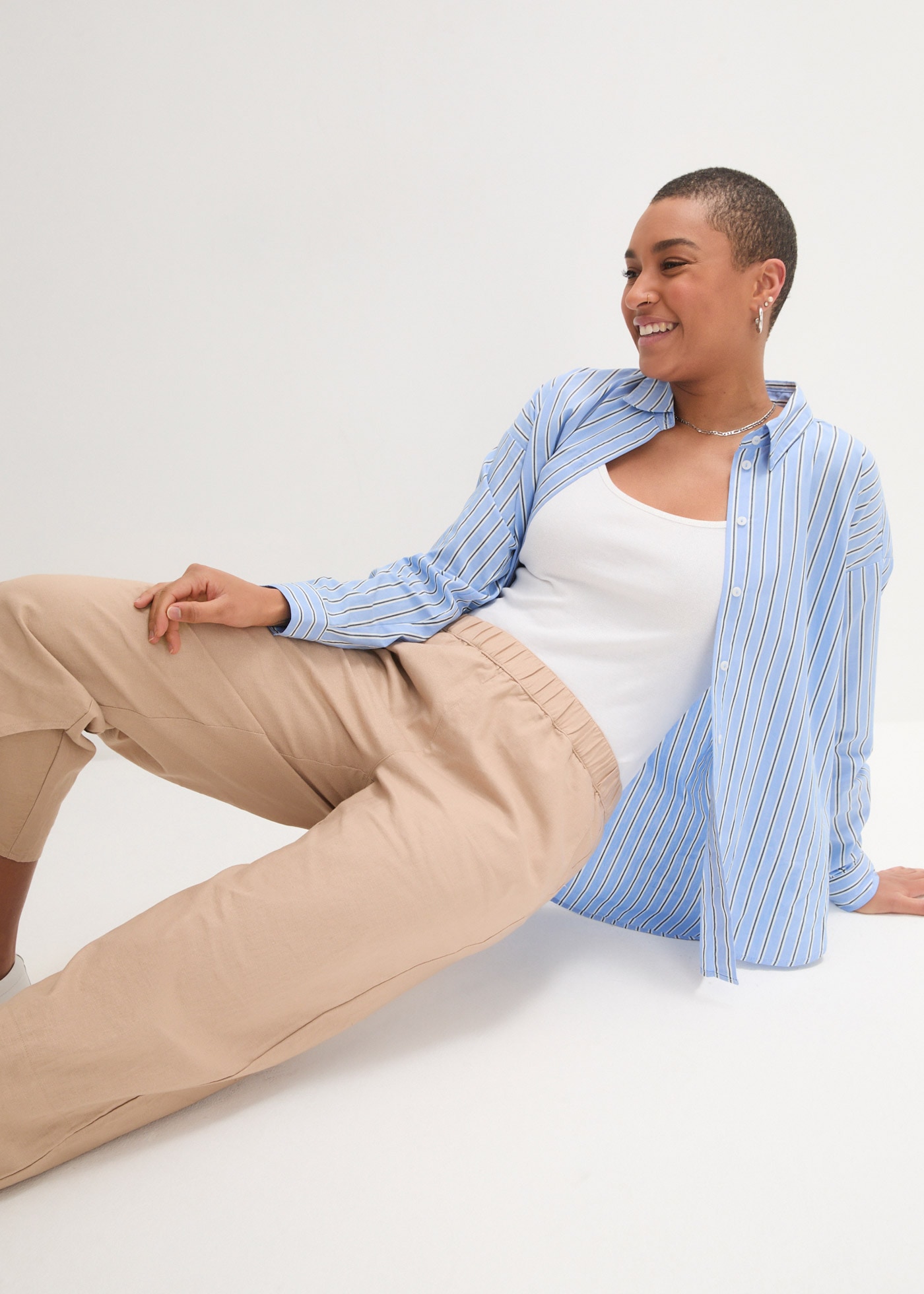 bonprix 3/4-Hose »3/4-Hose aus leichtem Leinen-Mix«  aus Leinen-Mix, mit Seitenschlitzen, Regular Fit, casual Stil