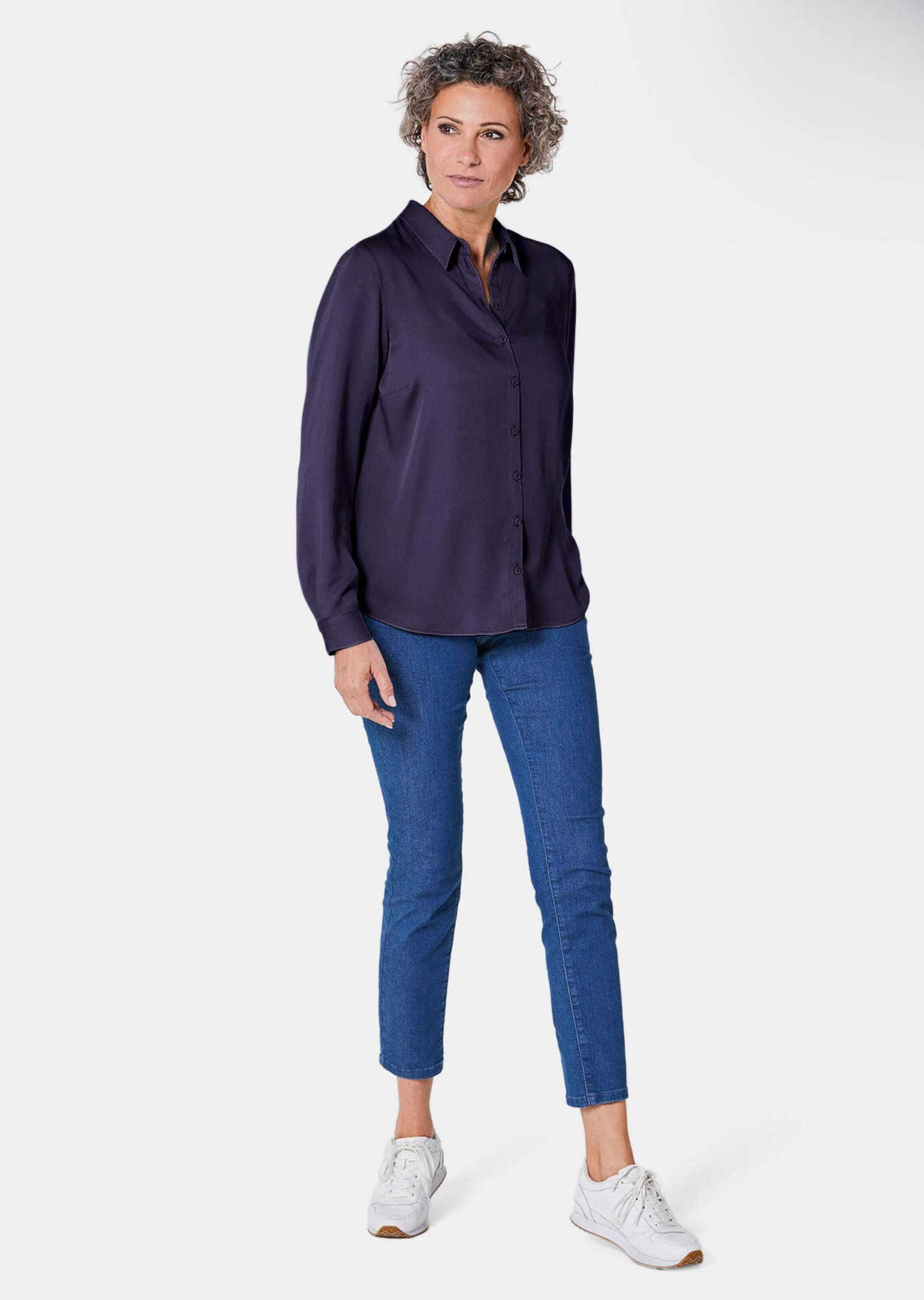 GOLDNER Hemdbluse »Kurzgröße Hemdbluse mit durchgehender Knopfleiste« Bewegungsfalte am Rückteil