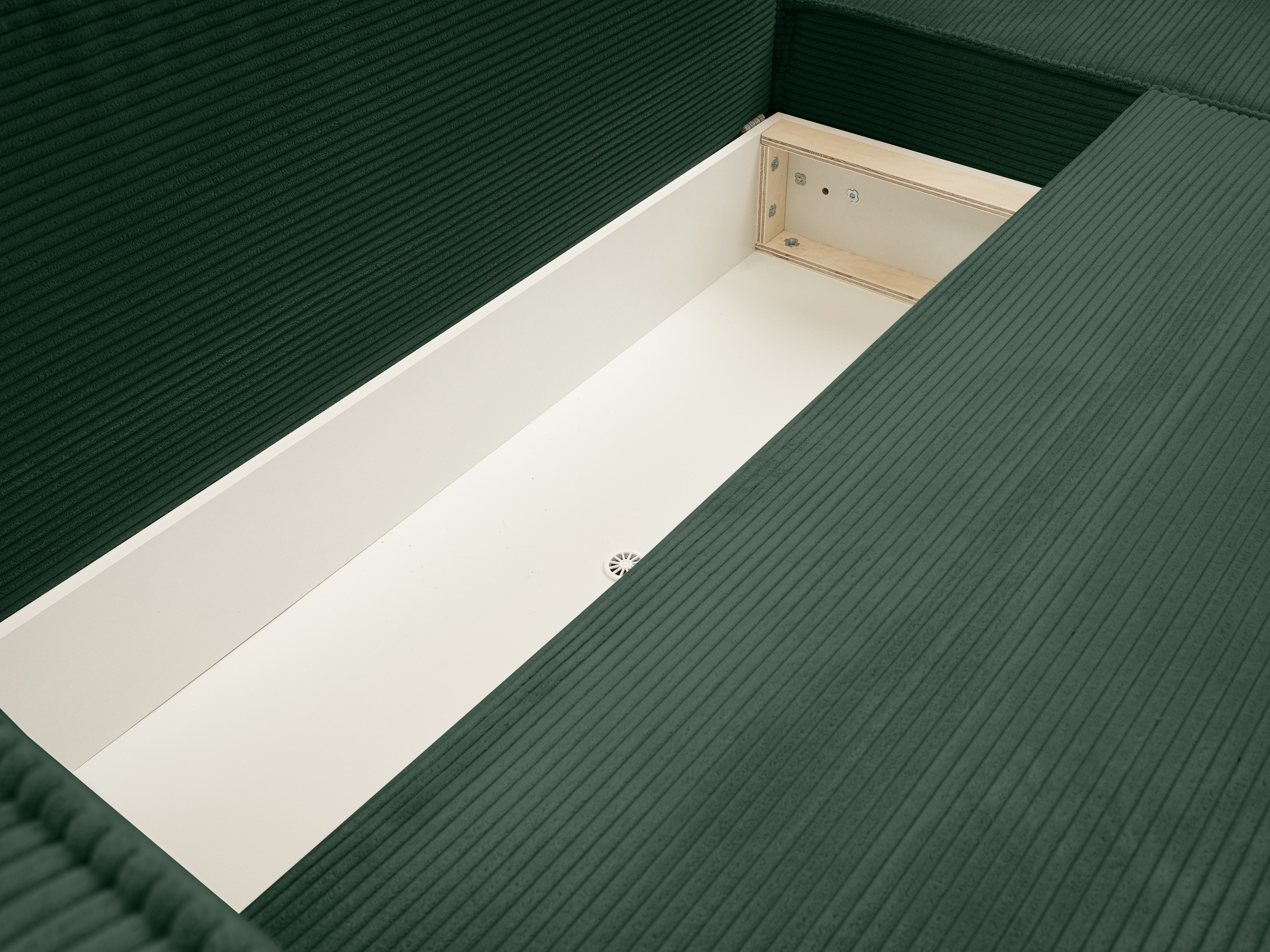 WERK2 Ecksofa »Atlanta-New, modernes Design, Stellmaße 280x147cm, L-Form, Kedernaht«, hoher Komfort, Schlaffunktion & Bettkasten, Cord, Moosgrün