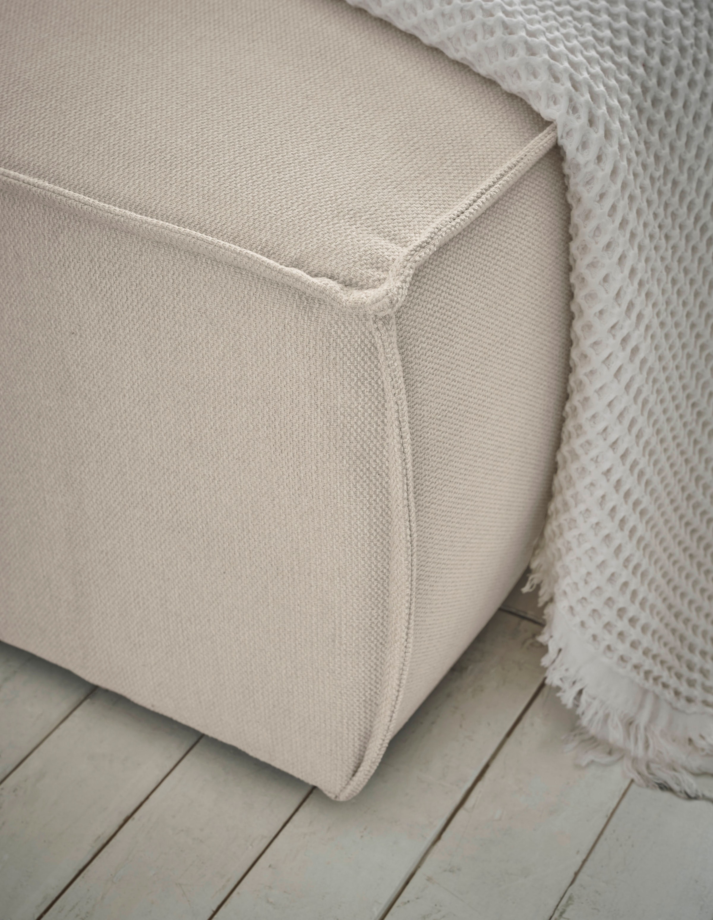 andas Ecksofa »Finnley Schlafsofa 267 cm in Bouclé u. Struktur fein, L-Form,«, Schlaffunktion m. Bettkasten (136/210 cm), Bouclé, Struktur