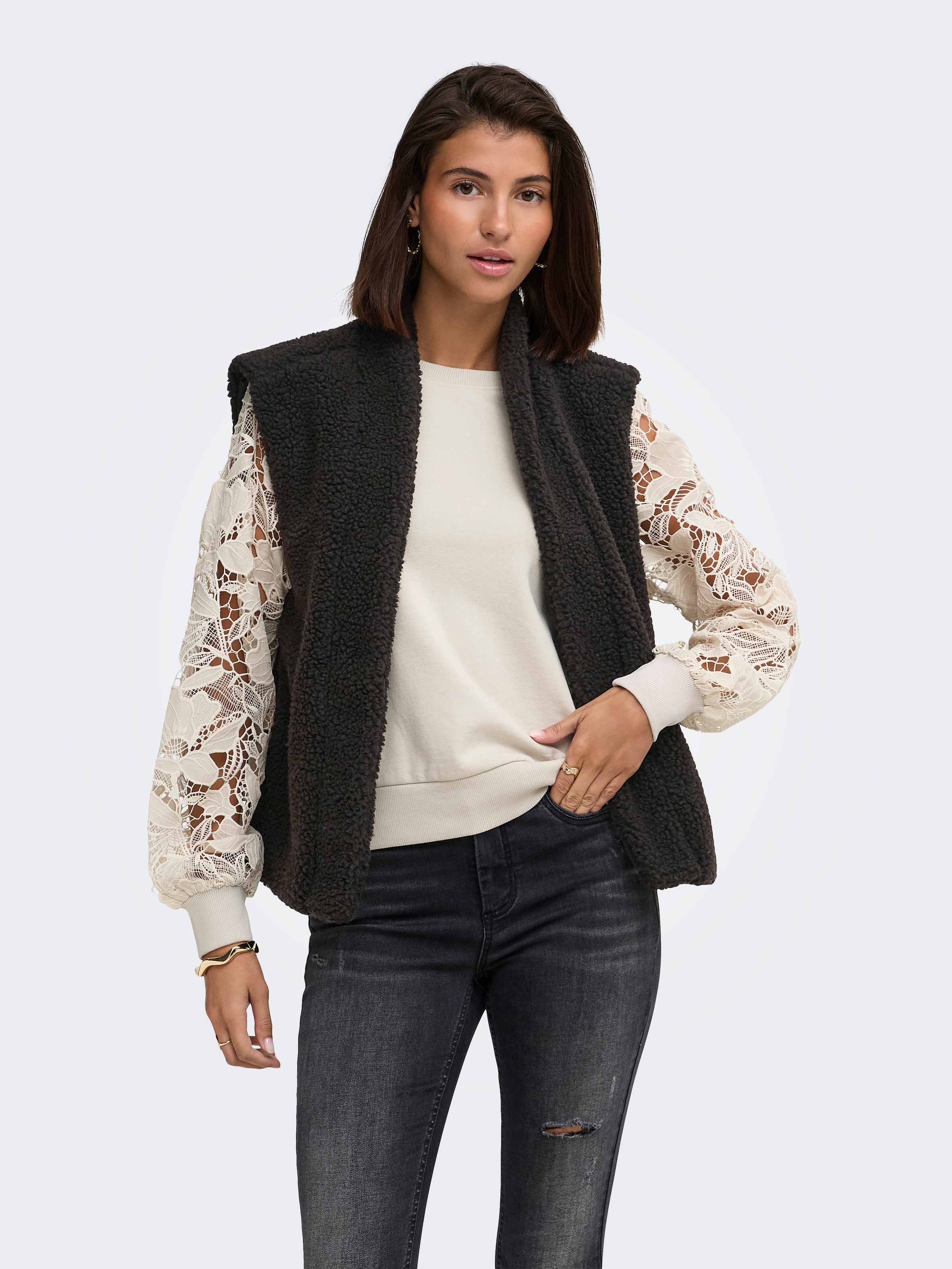 ONLY Sweatshirt »ONLSTILLA L/S LACE SLEEVES CS SWT«, Baumwollmischung, regular fit
