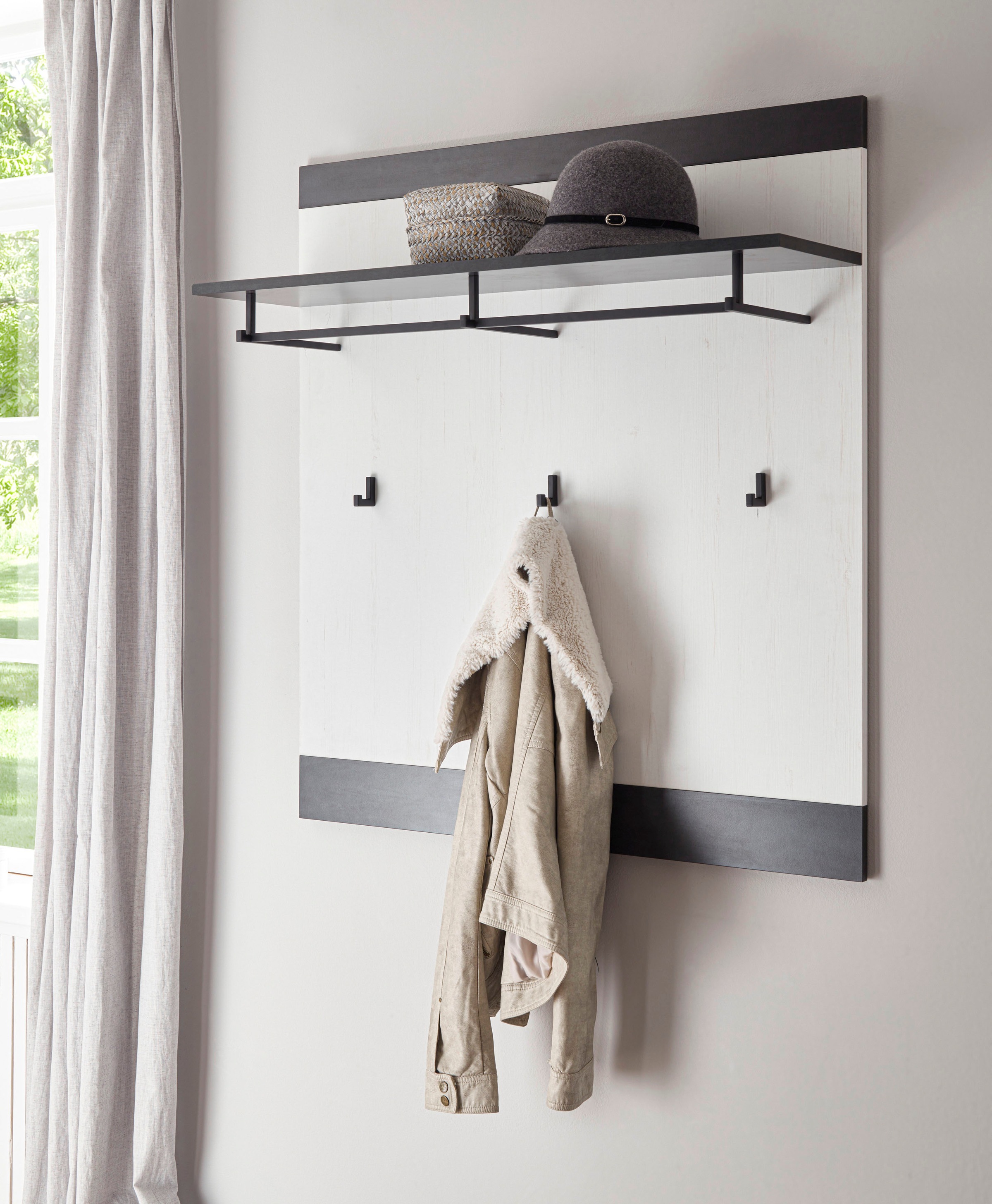 Premium collection by Home affaire Garderobenpaneel »SHERWOOD«, in modernem Holz Dekor, mit Beschlag aus Metall, Breite 92 cm
