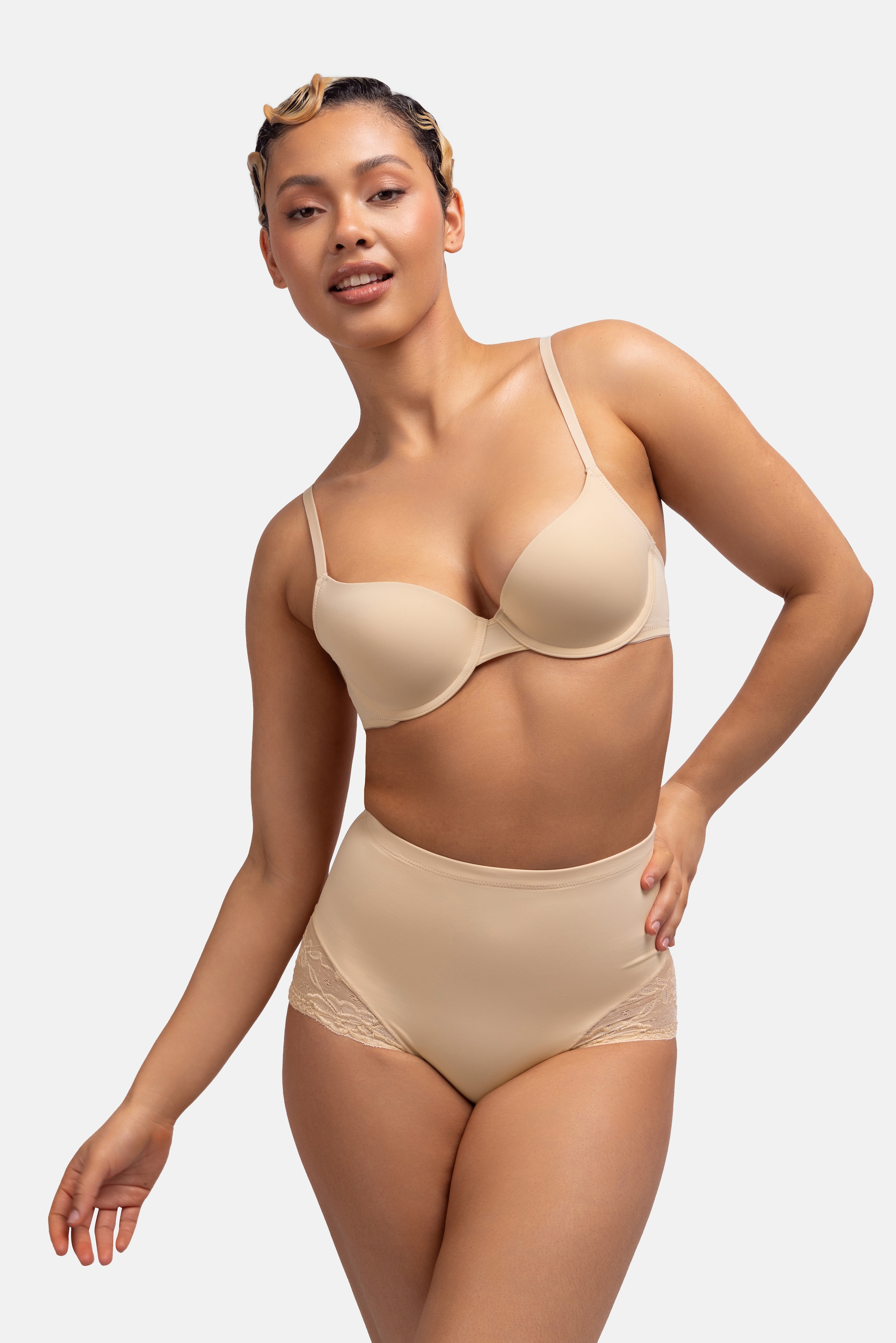 Dorina Shapingslip »BRIGITTE/ECO«, Mit floralem Spitzenband am Beinausschnitt